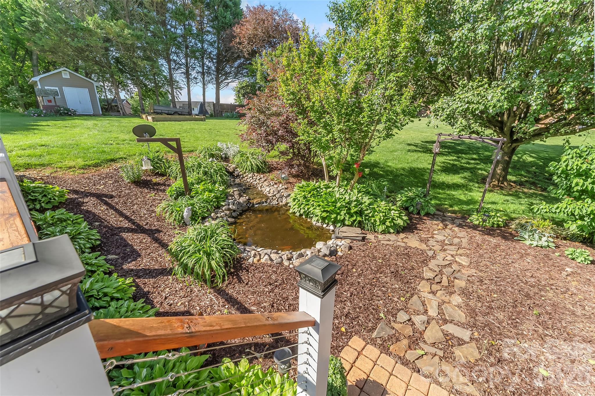 4129 Black Oak Road — Hickory