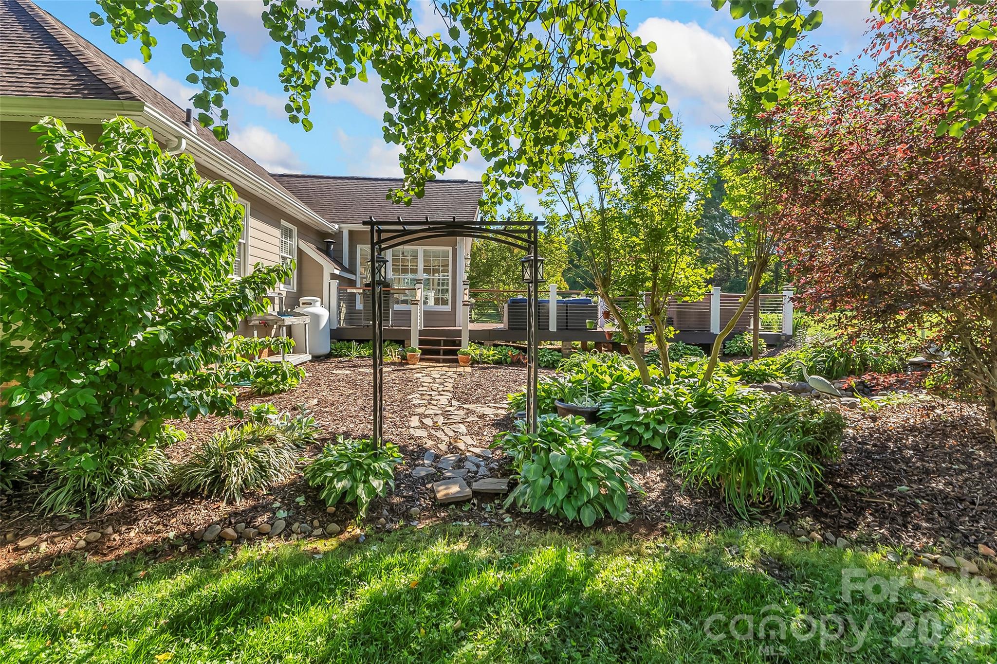 4129 Black Oak Road — Hickory