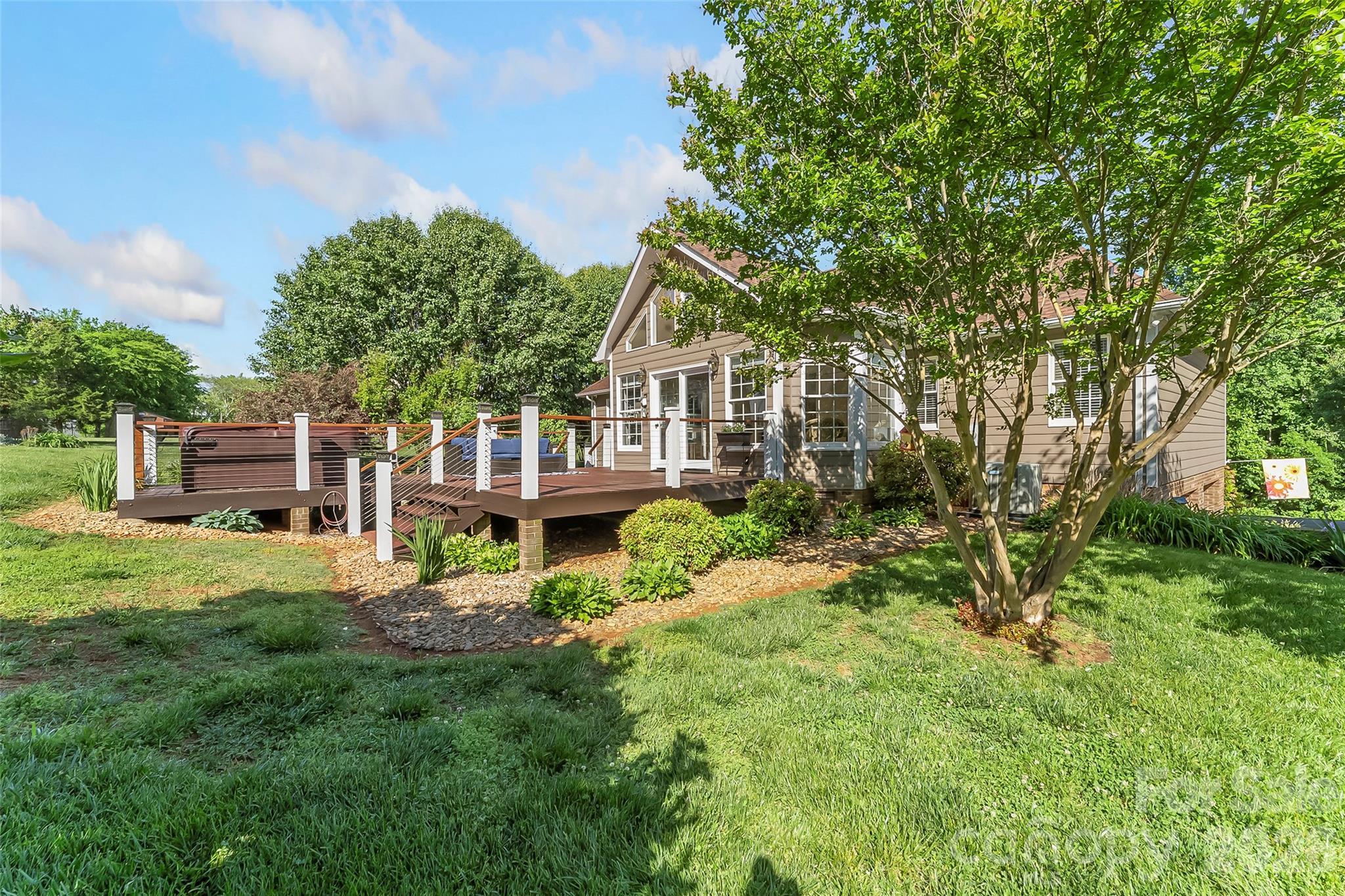 4129 Black Oak Road — Hickory