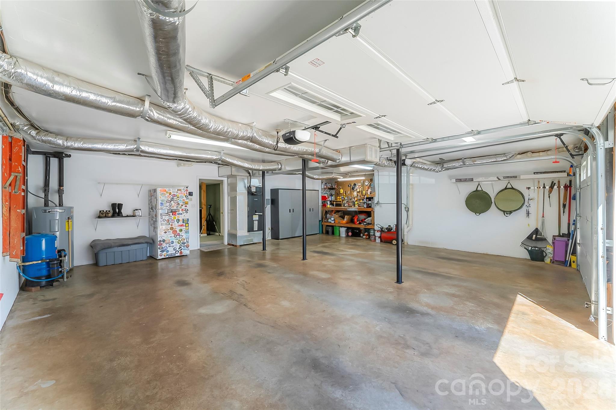 4129 Black Oak Road — Hickory