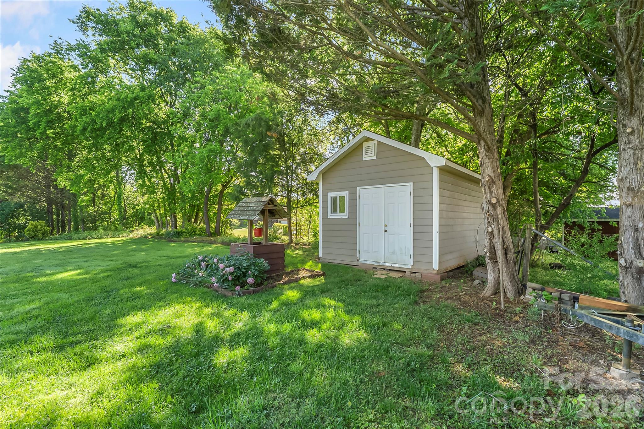 4129 Black Oak Road — Hickory