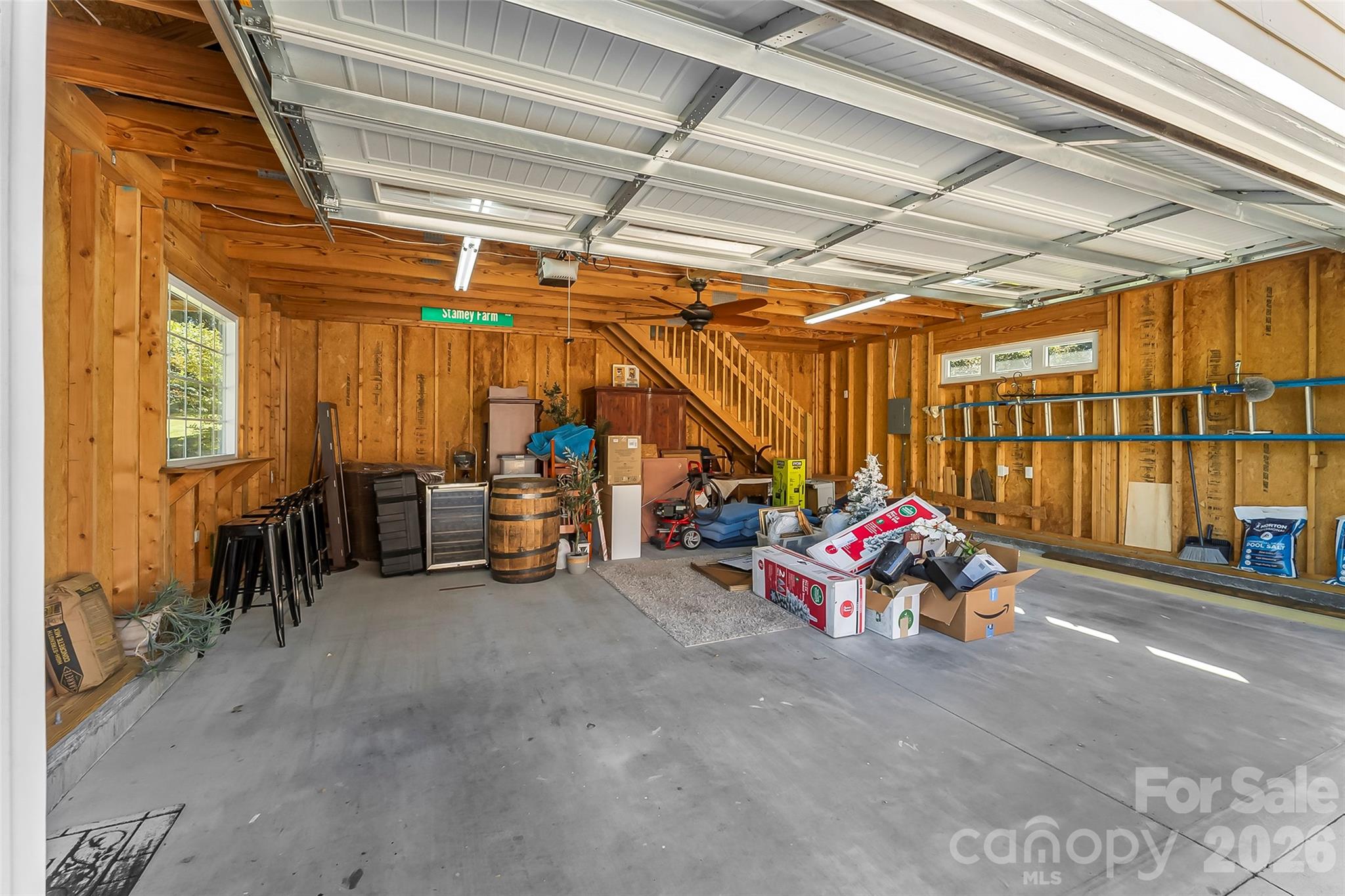 4129 Black Oak Road — Hickory