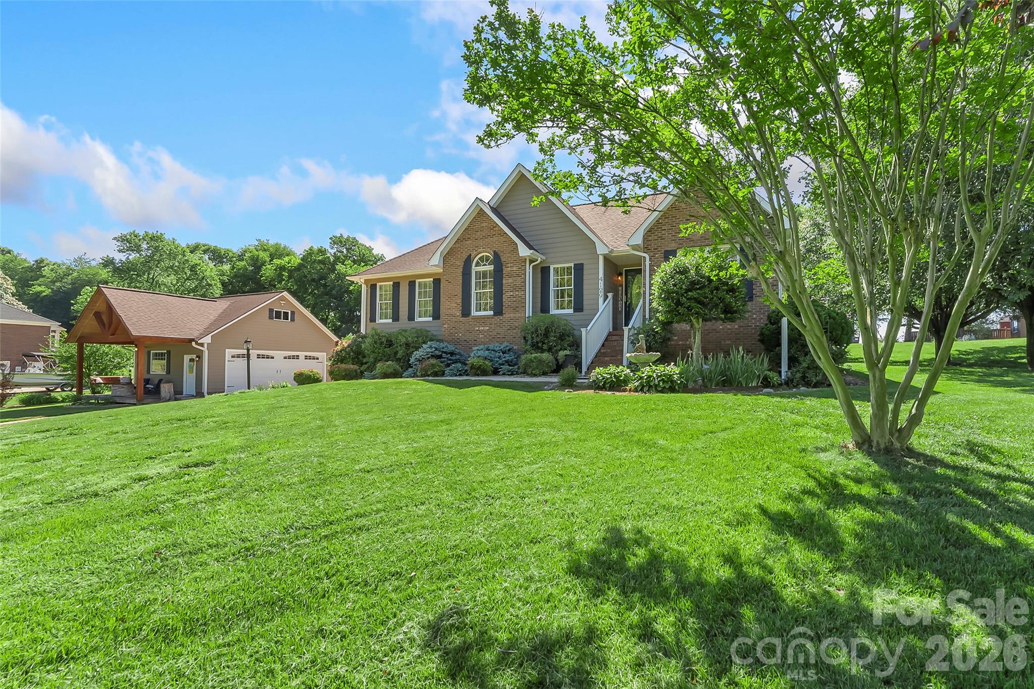 4129 Black Oak Road — Hickory