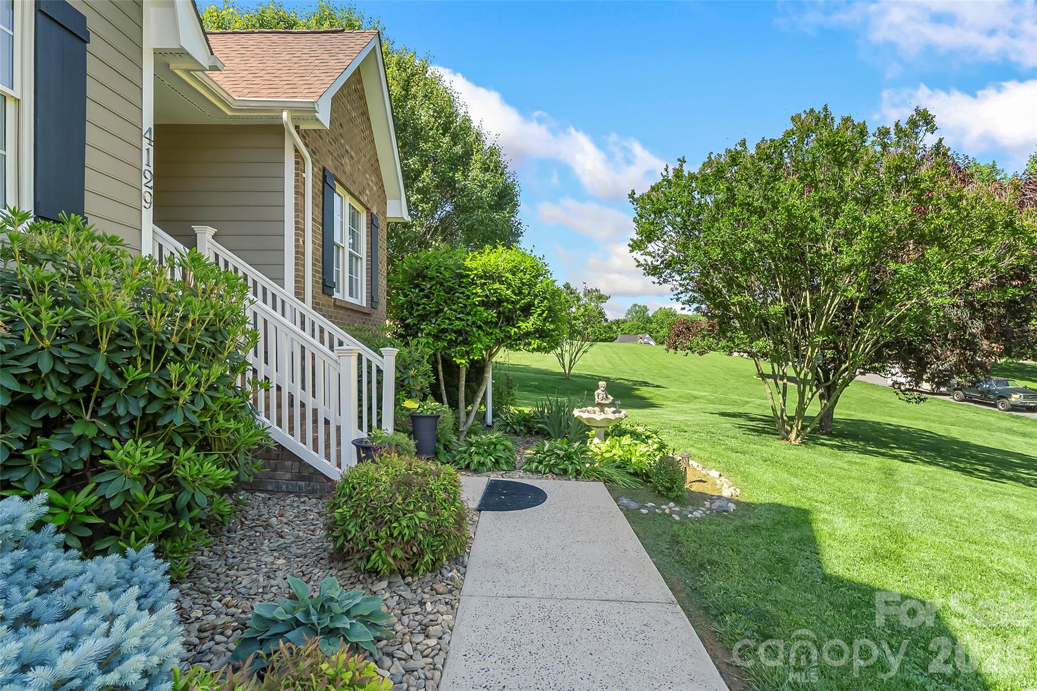 4129 Black Oak Road — Hickory