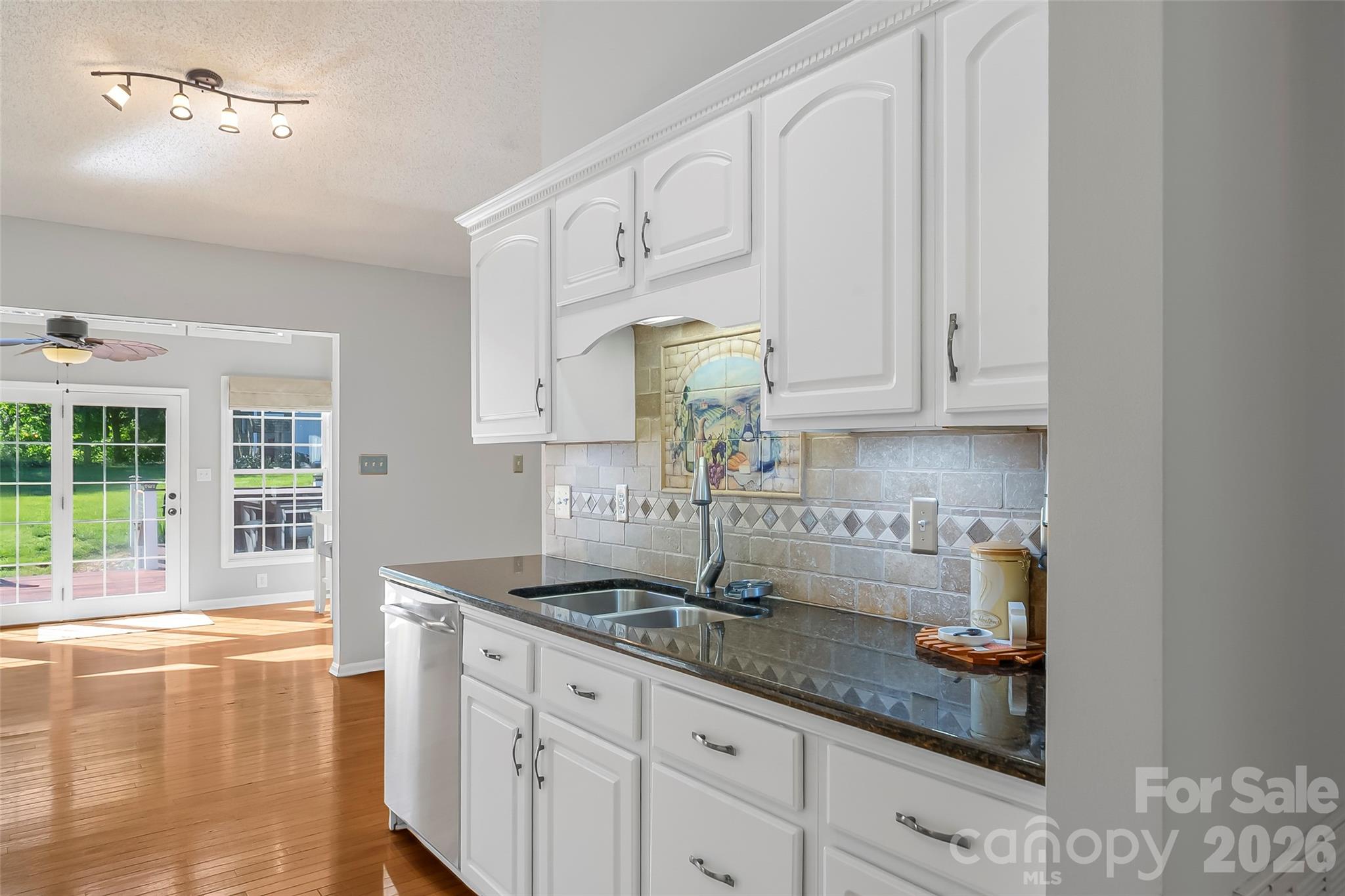 4129 Black Oak Road — Hickory