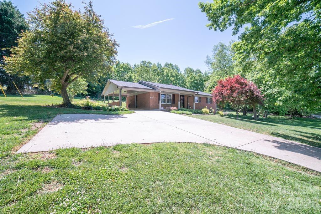 1802 Hopewell Road — Morganton