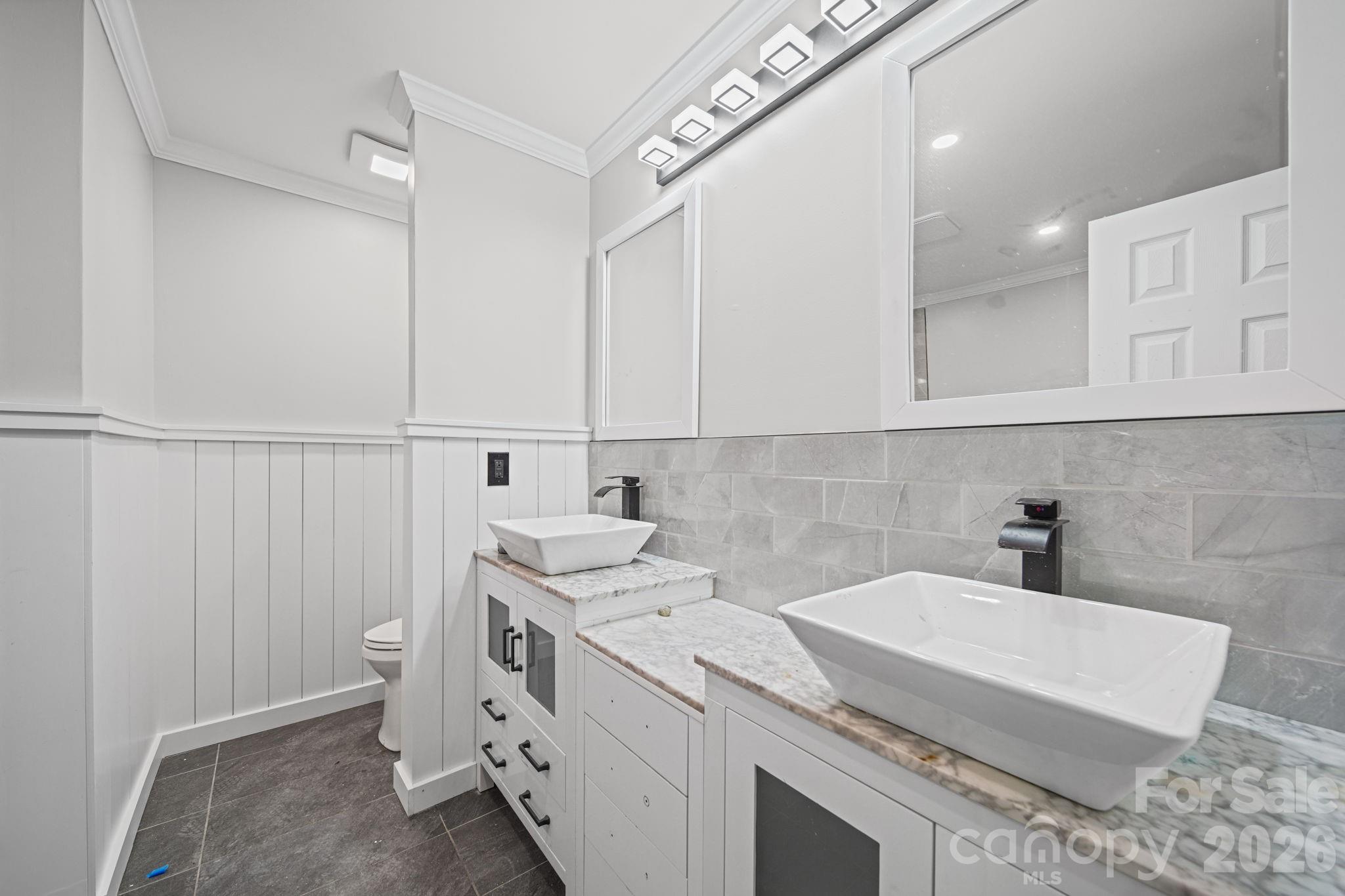 934 Clover Park Drive — Clover