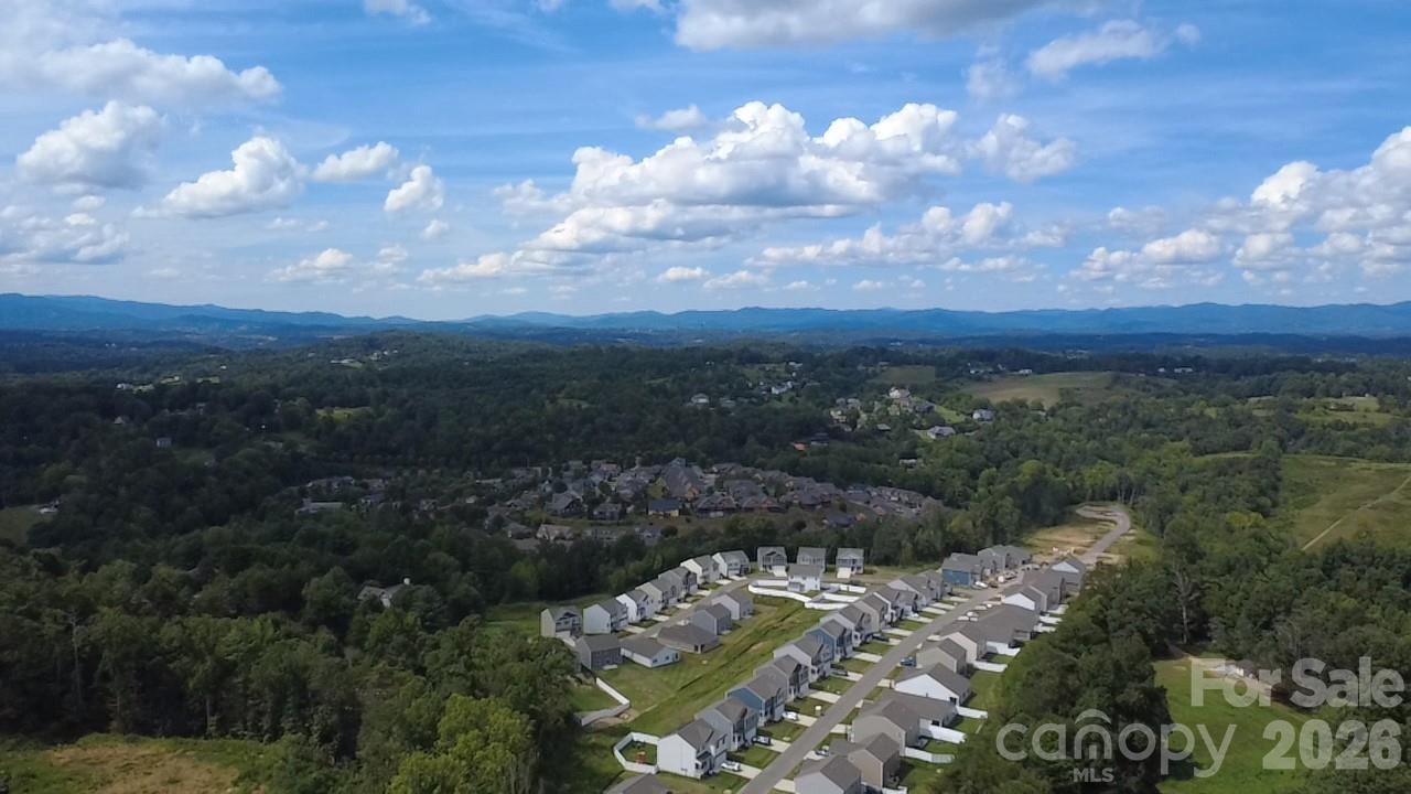 628 Country Oak Drive — Asheville
