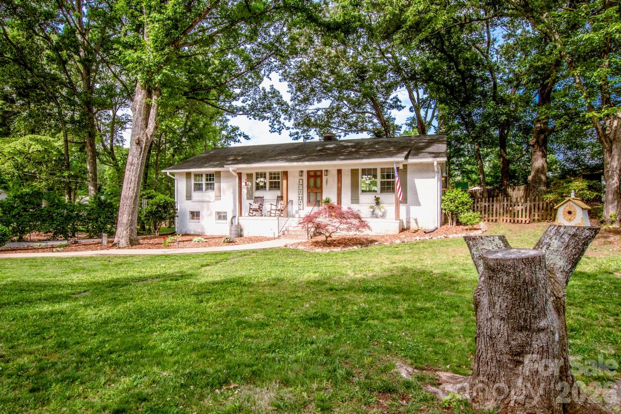 351 Eastwood Drive — Lincolnton
