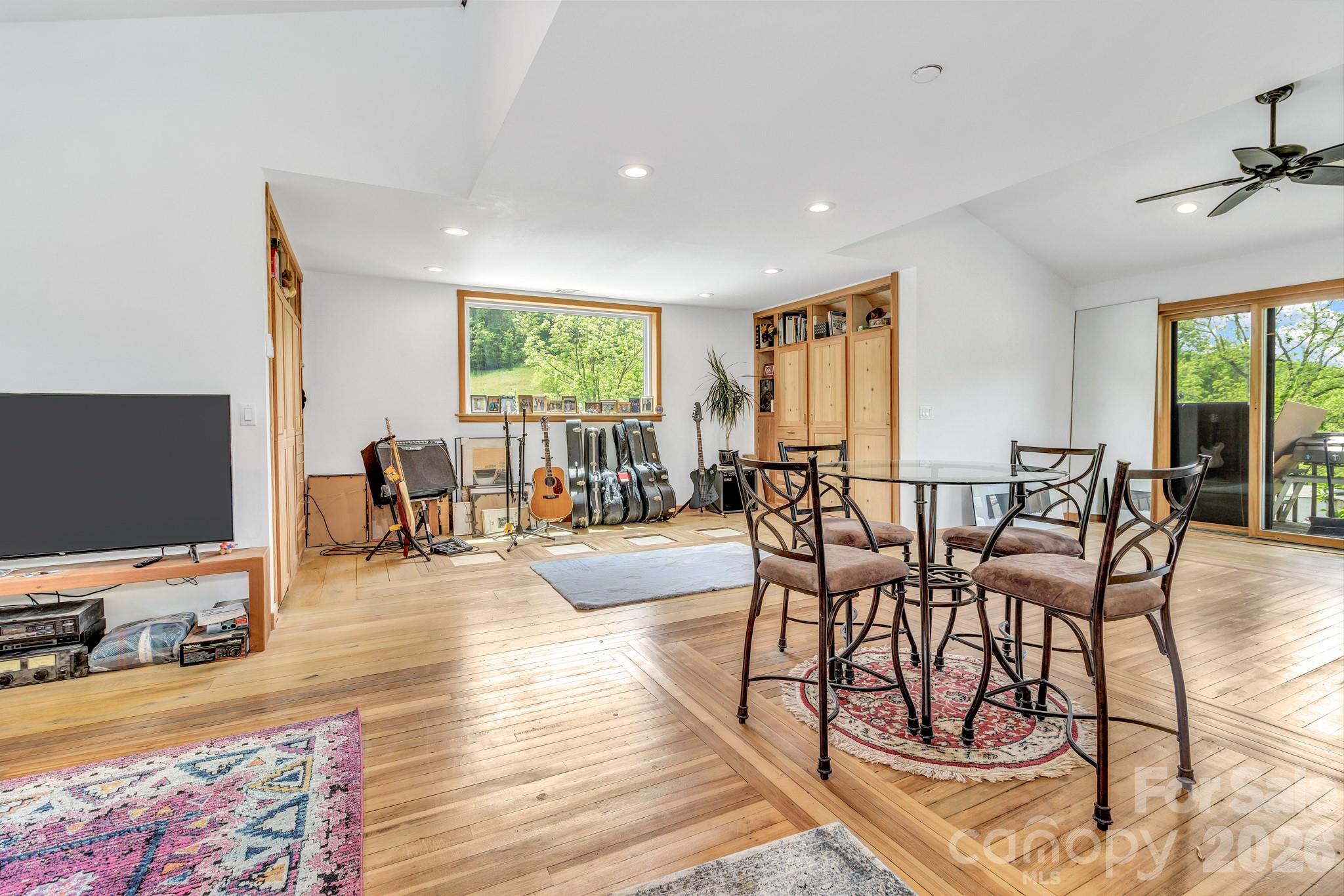 45 Sugar Cove Road — Weaverville