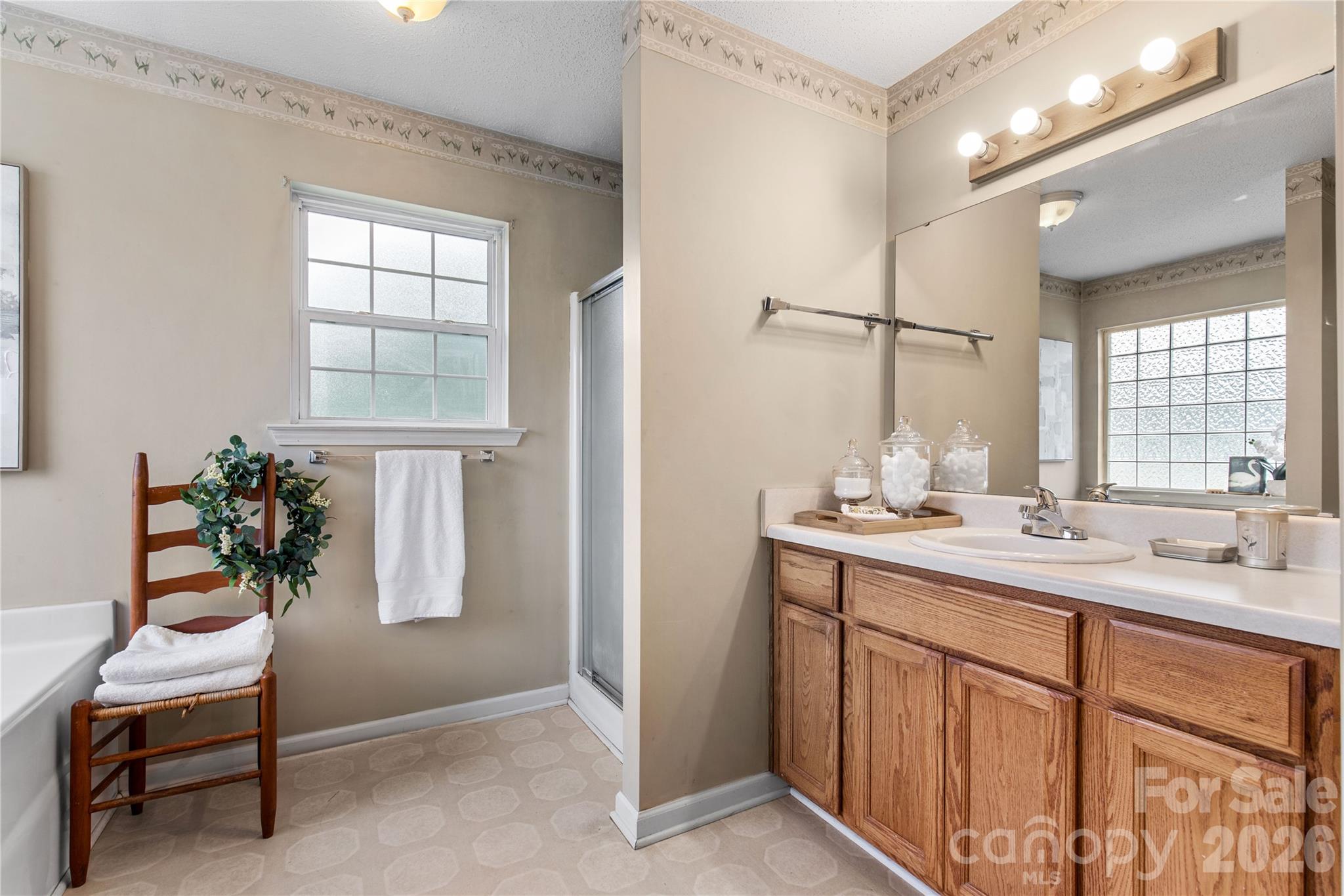 710 Dixie School Road — Lancaster