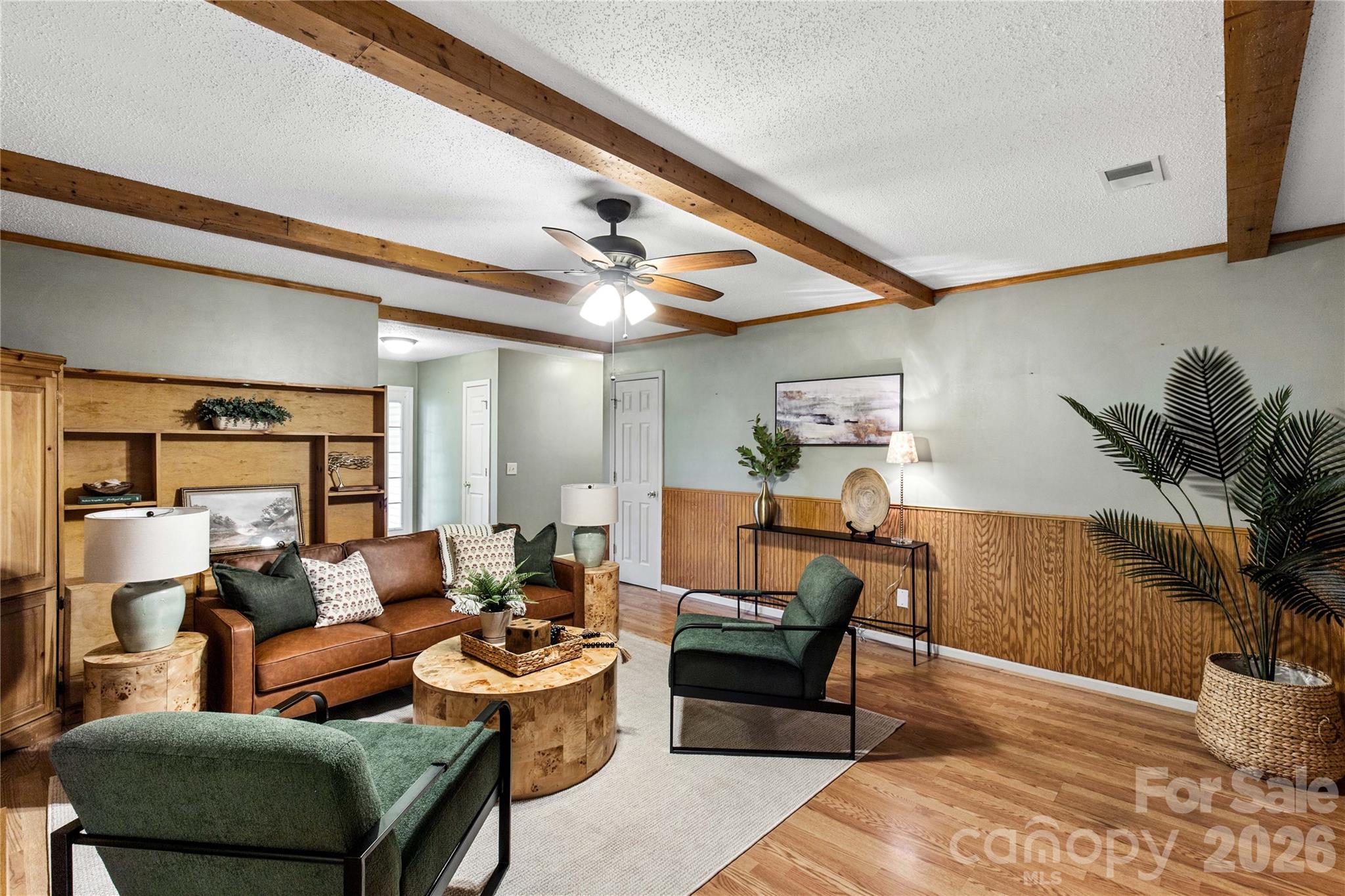 710 Dixie School Road — Lancaster