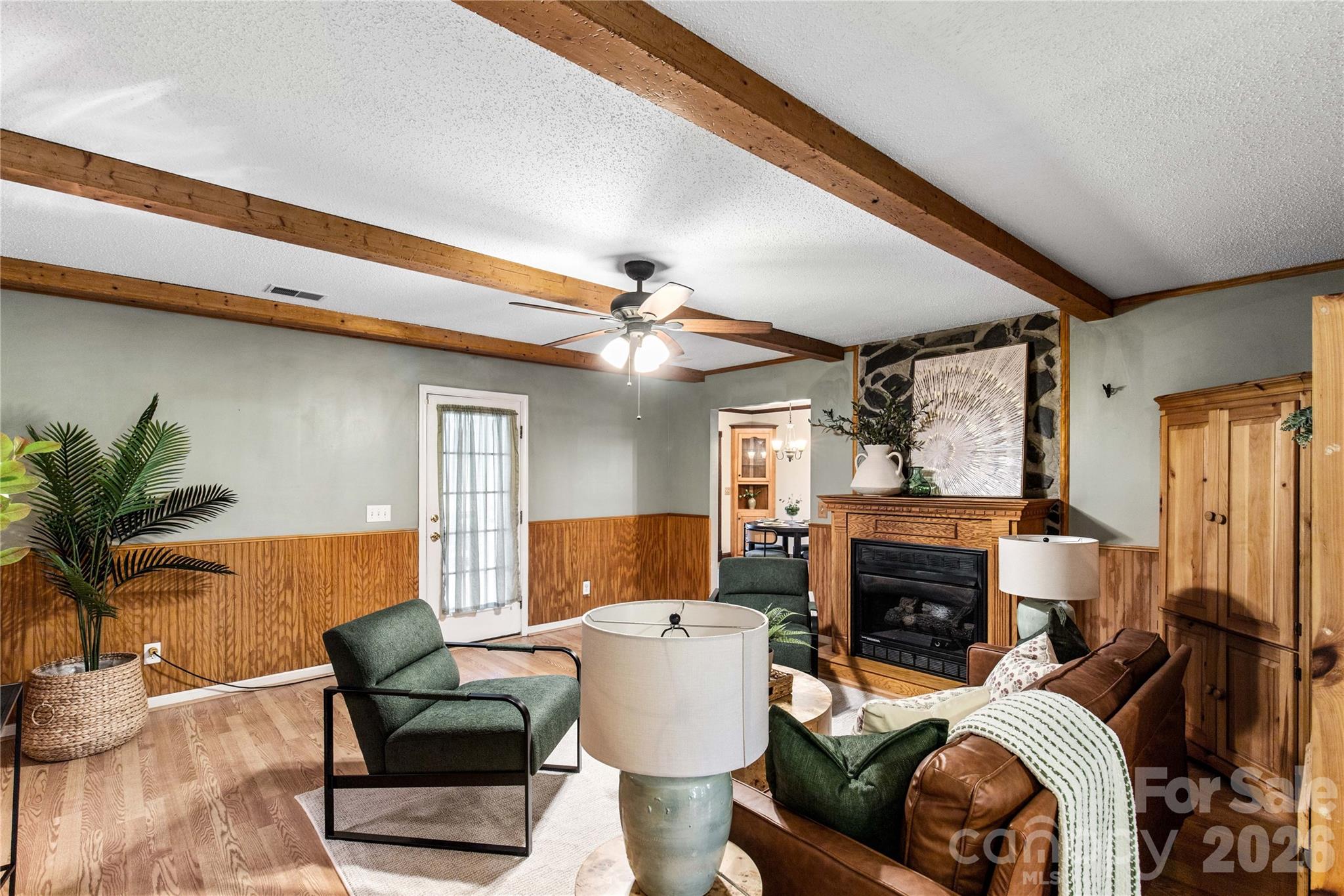 710 Dixie School Road — Lancaster