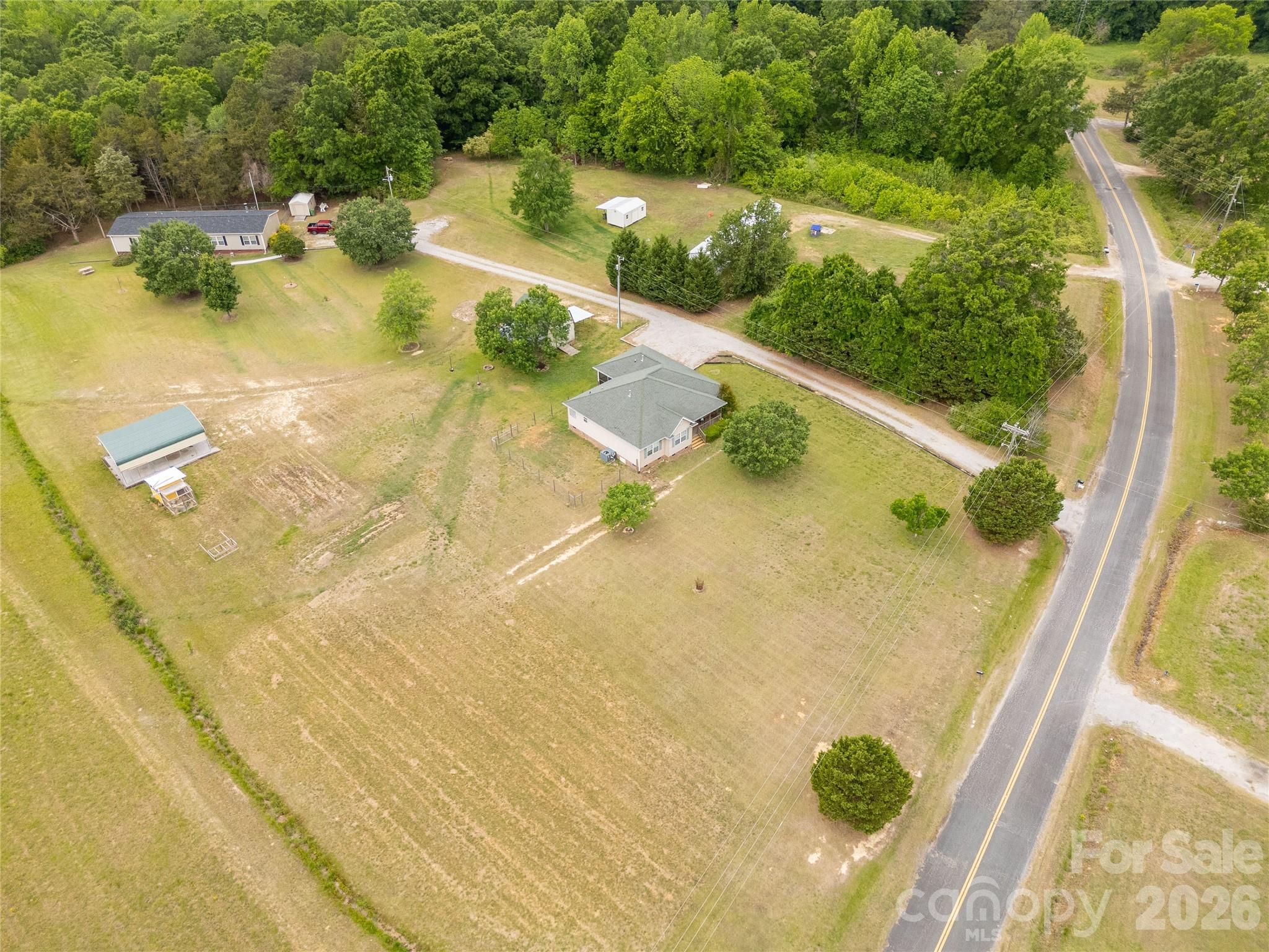 710 Dixie School Road — Lancaster