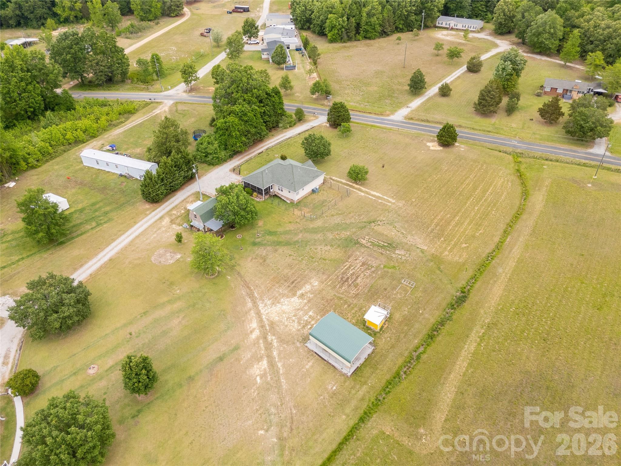 710 Dixie School Road — Lancaster