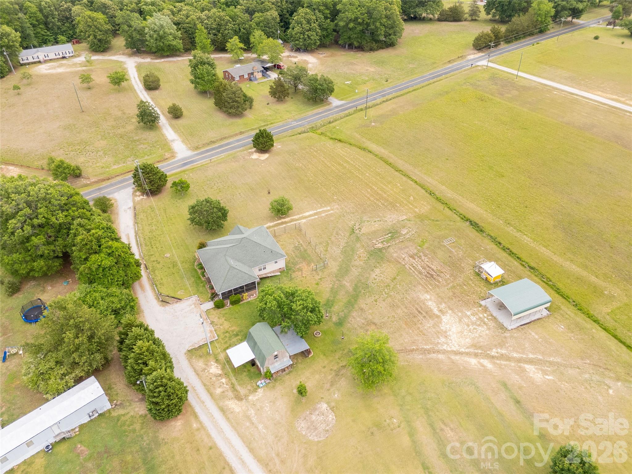 710 Dixie School Road — Lancaster