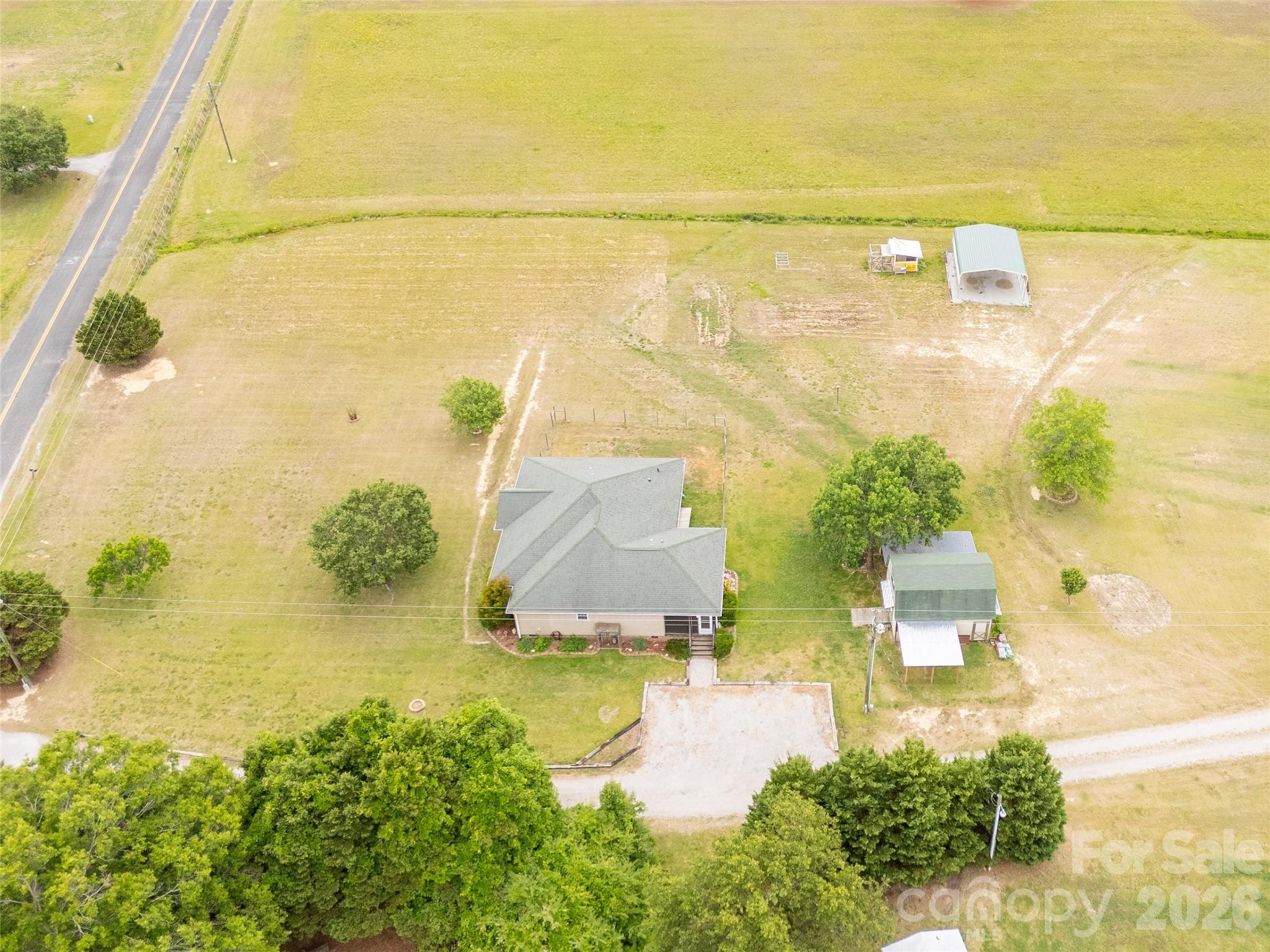 710 Dixie School Road — Lancaster