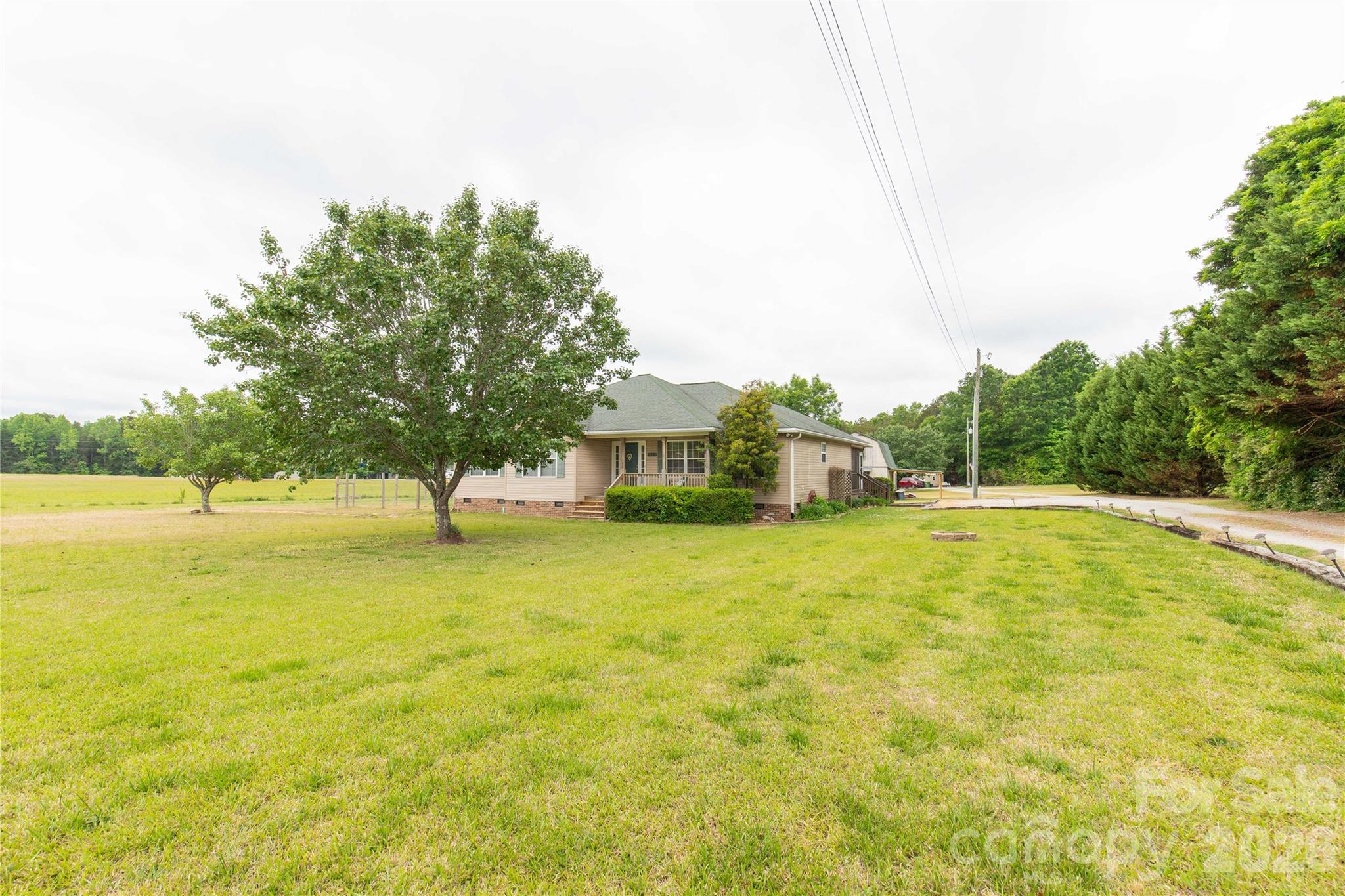710 Dixie School Road — Lancaster