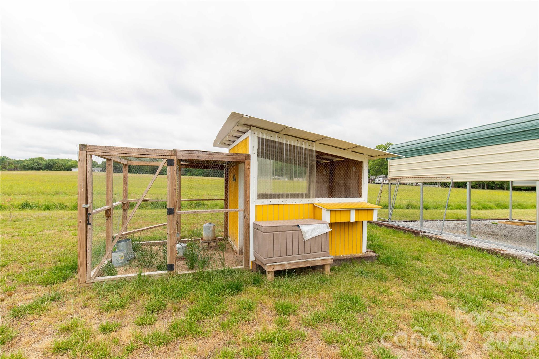 710 Dixie School Road — Lancaster