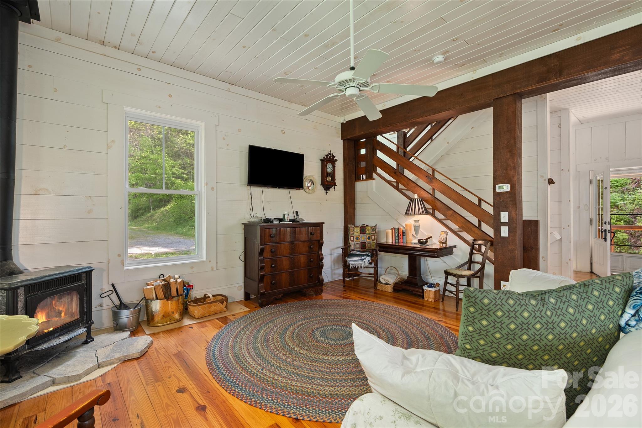 580 Split Pine Cove — Clyde