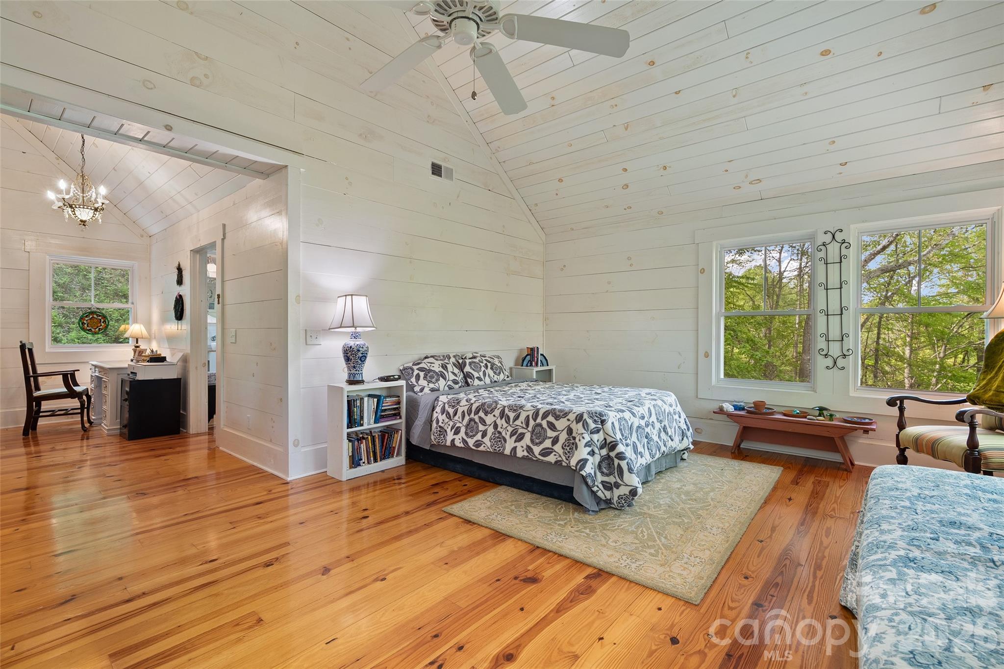 580 Split Pine Cove — Clyde