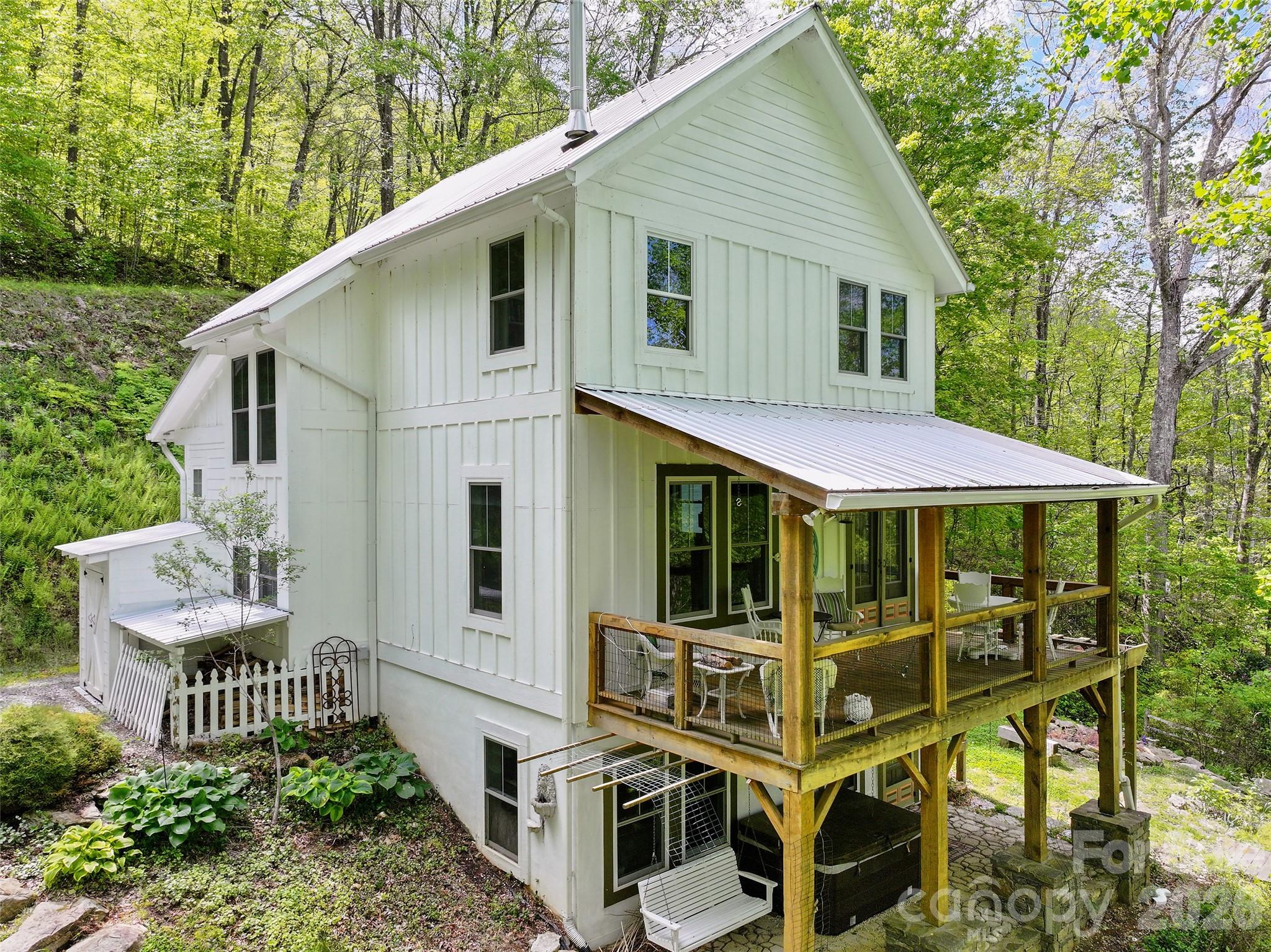 580 Split Pine Cove — Clyde