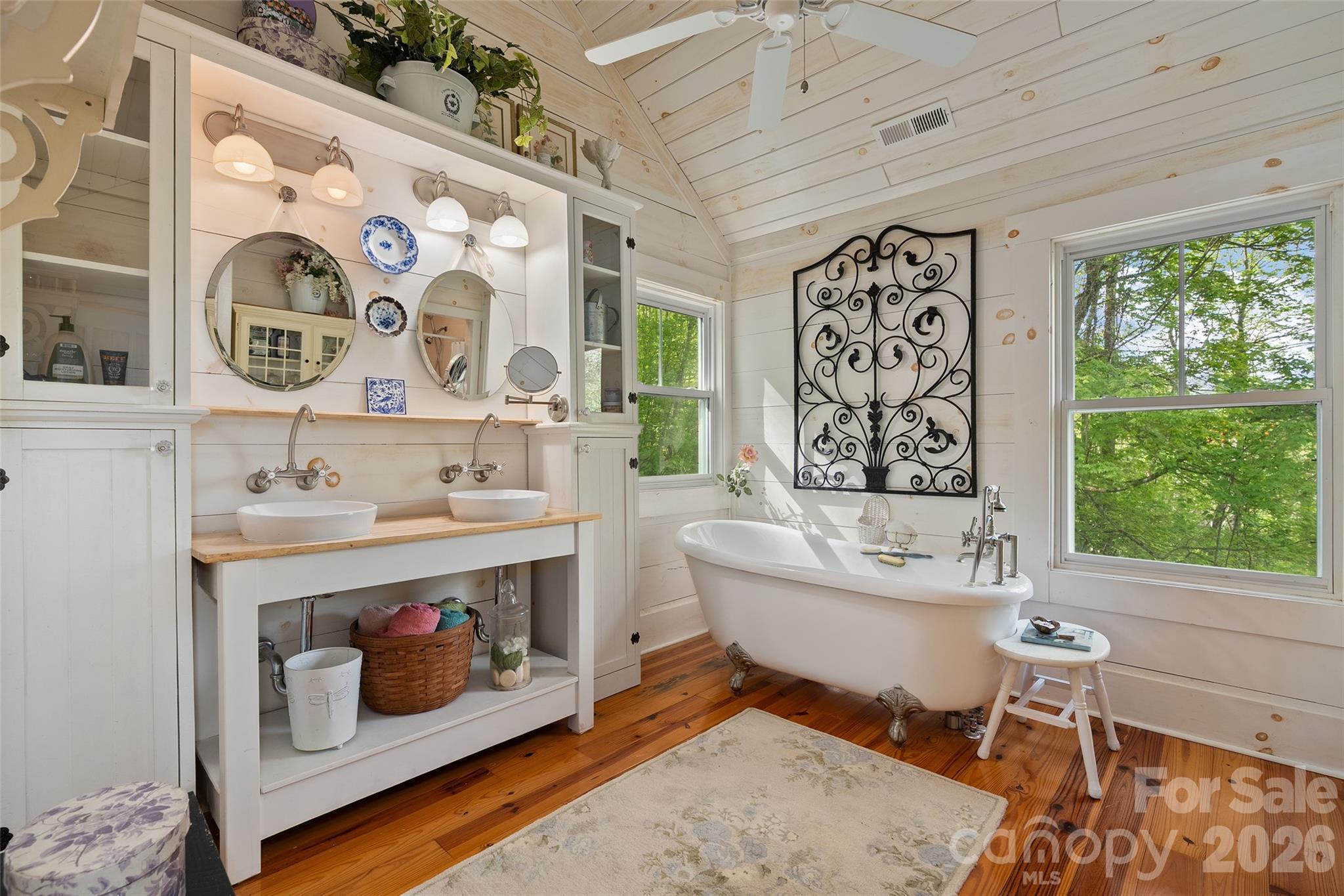 580 Split Pine Cove — Clyde