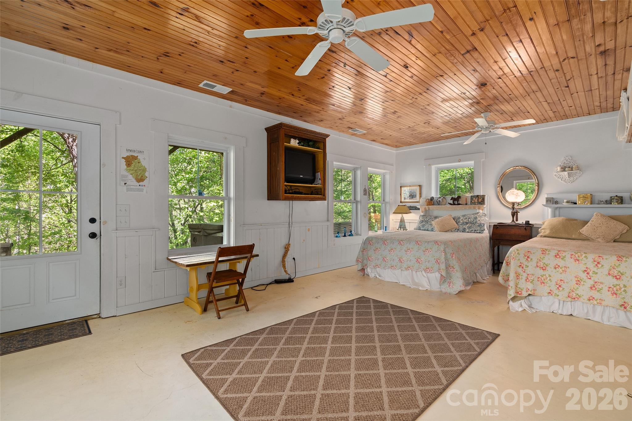 580 Split Pine Cove — Clyde
