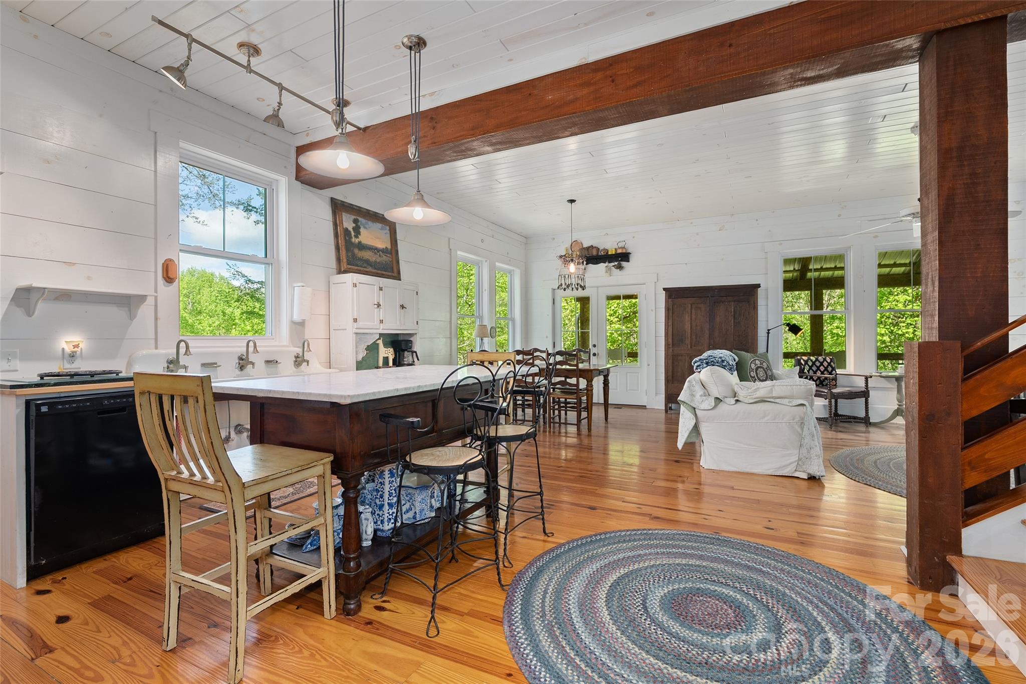 580 Split Pine Cove — Clyde