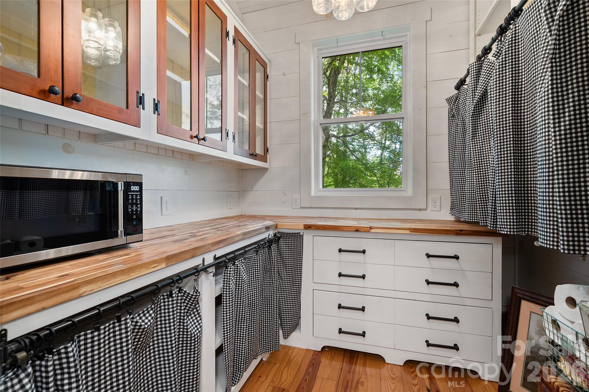 580 Split Pine Cove — Clyde
