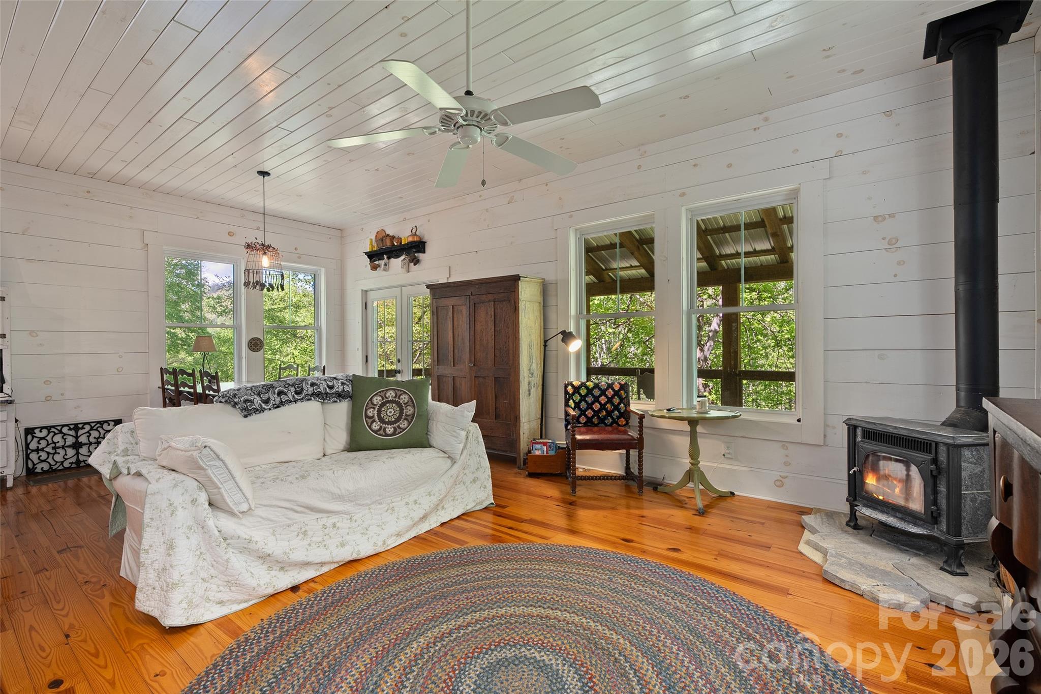 580 Split Pine Cove — Clyde