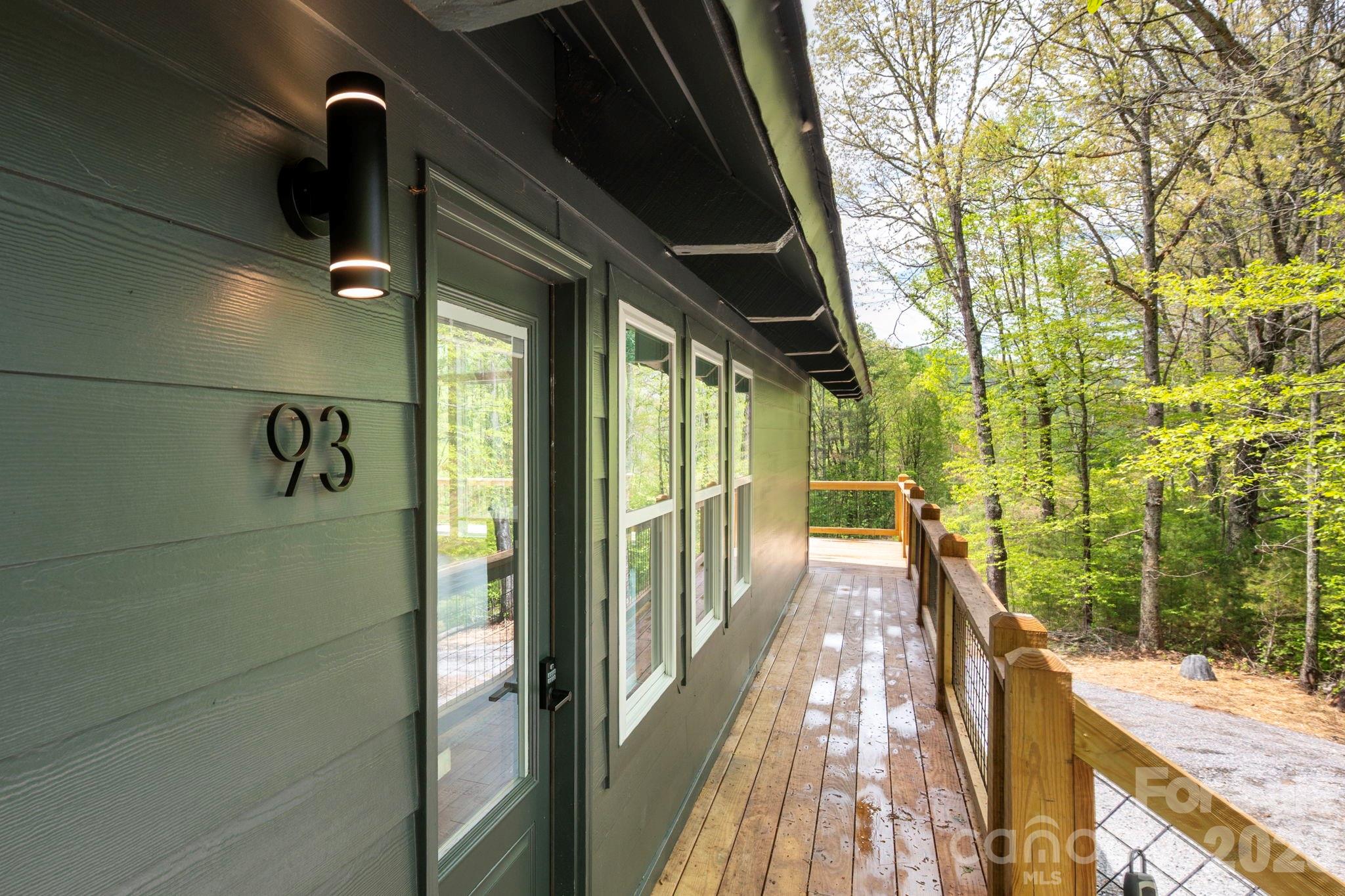 93 Horse Ring Drive — Burnsville