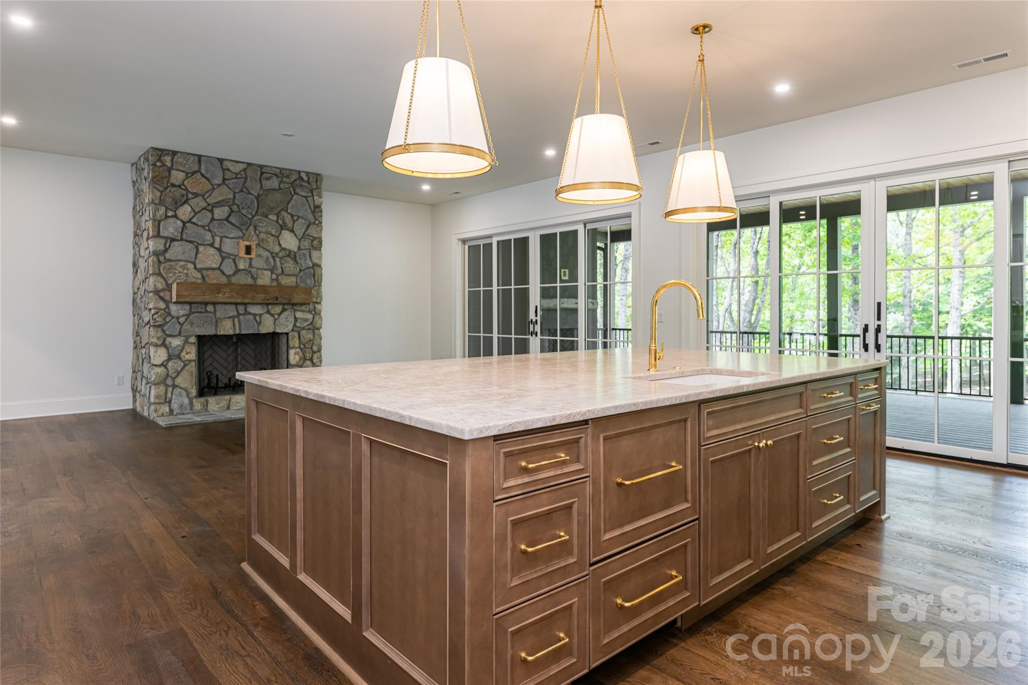 99 Little Cherokee Ridge — Hendersonville