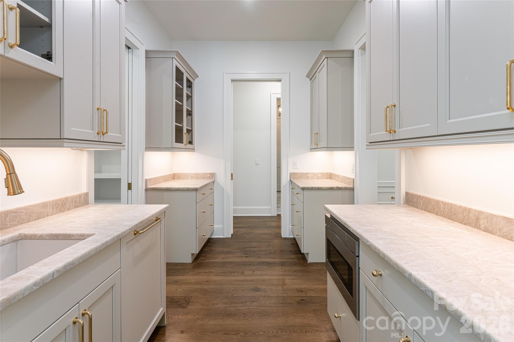 99 Little Cherokee Ridge — Hendersonville