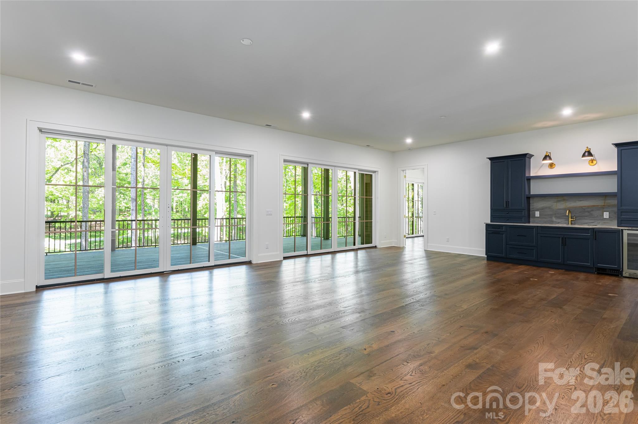 99 Little Cherokee Ridge — Hendersonville