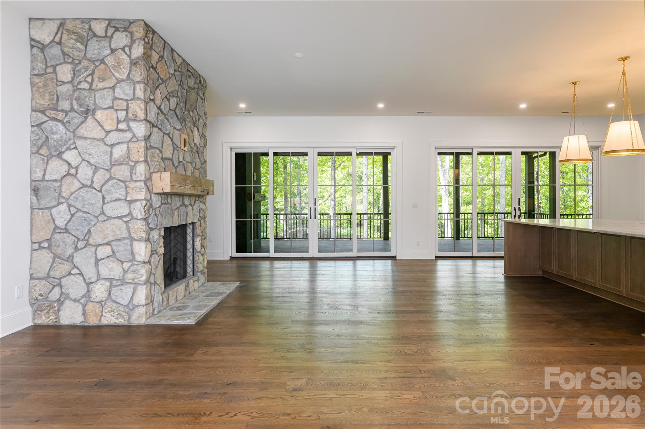 99 Little Cherokee Ridge — Hendersonville
