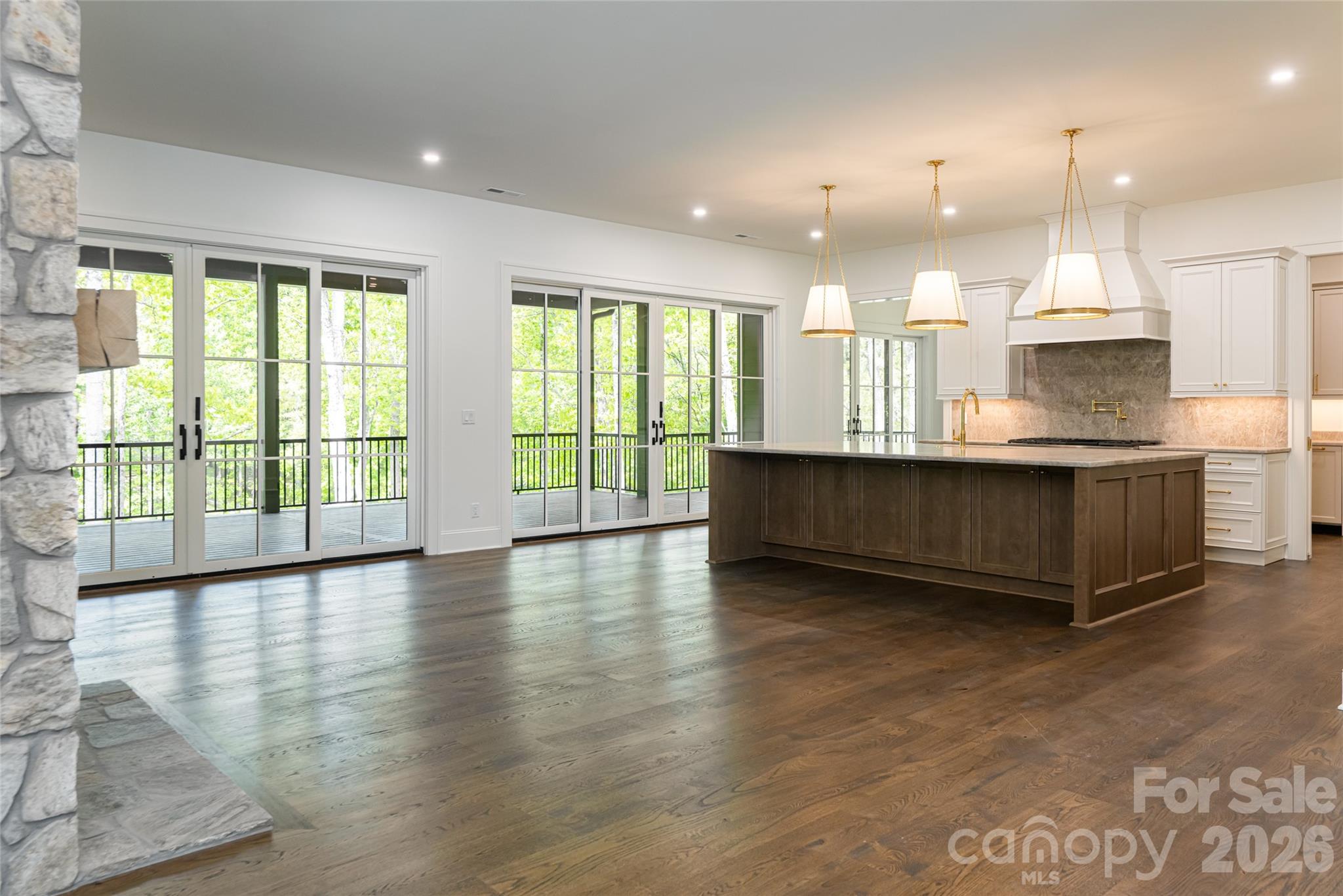 99 Little Cherokee Ridge — Hendersonville
