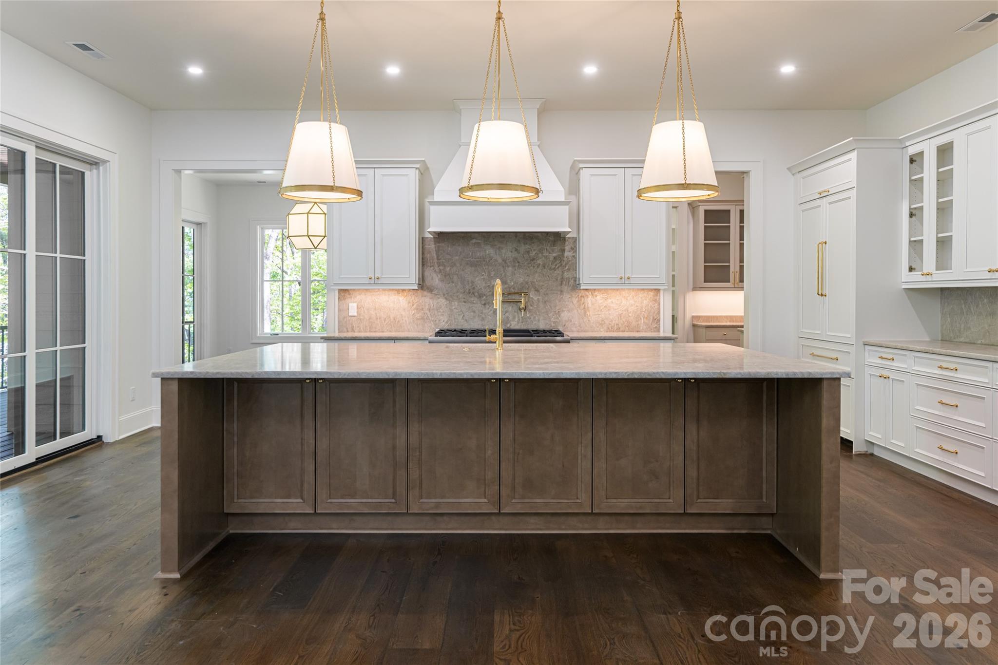 99 Little Cherokee Ridge — Hendersonville