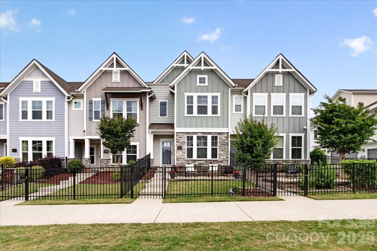 2510 Lydia Avenue — Charlotte