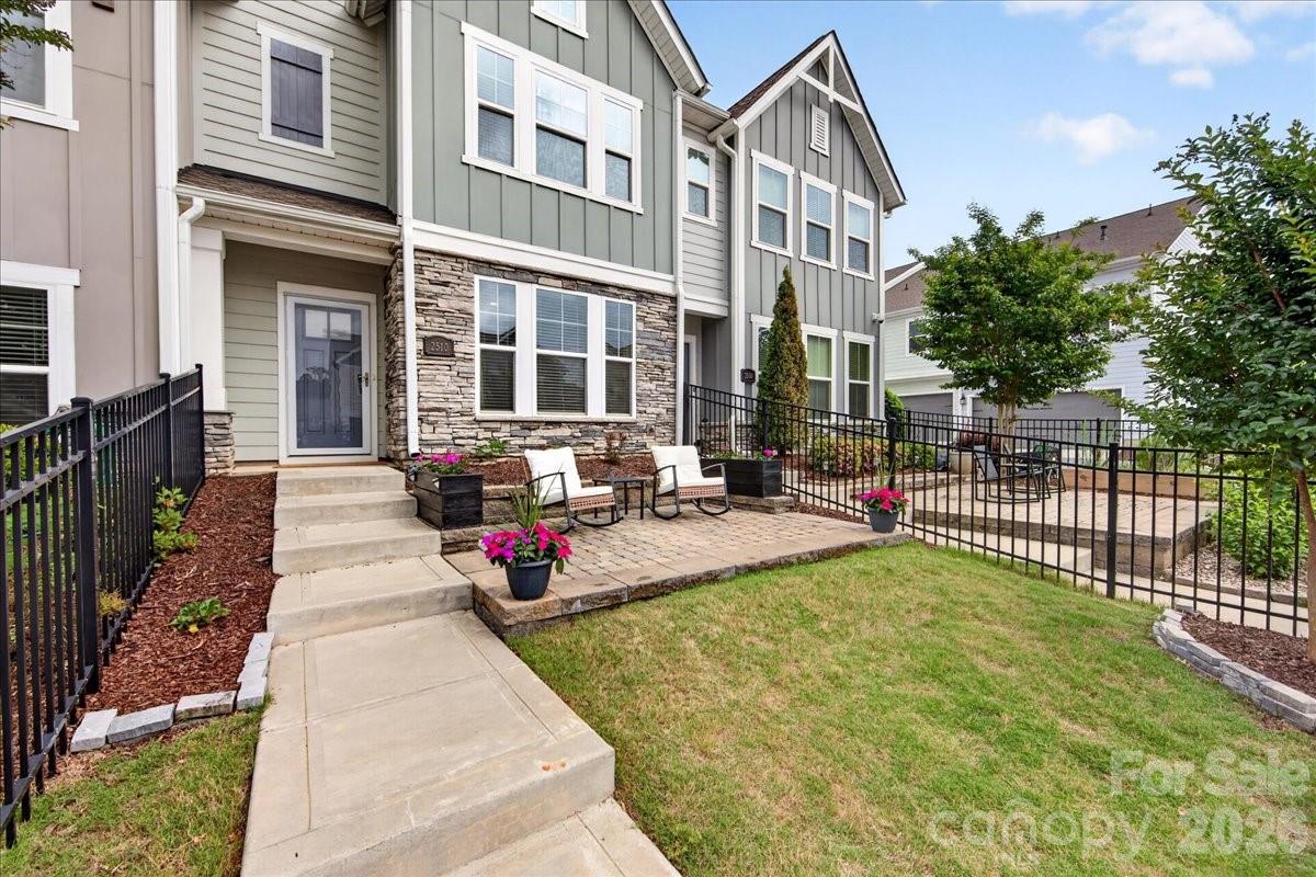 2510 Lydia Avenue — Charlotte