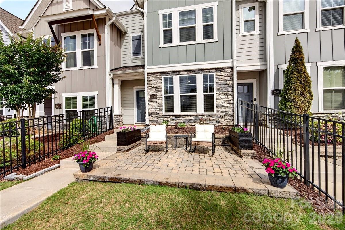 2510 Lydia Avenue — Charlotte
