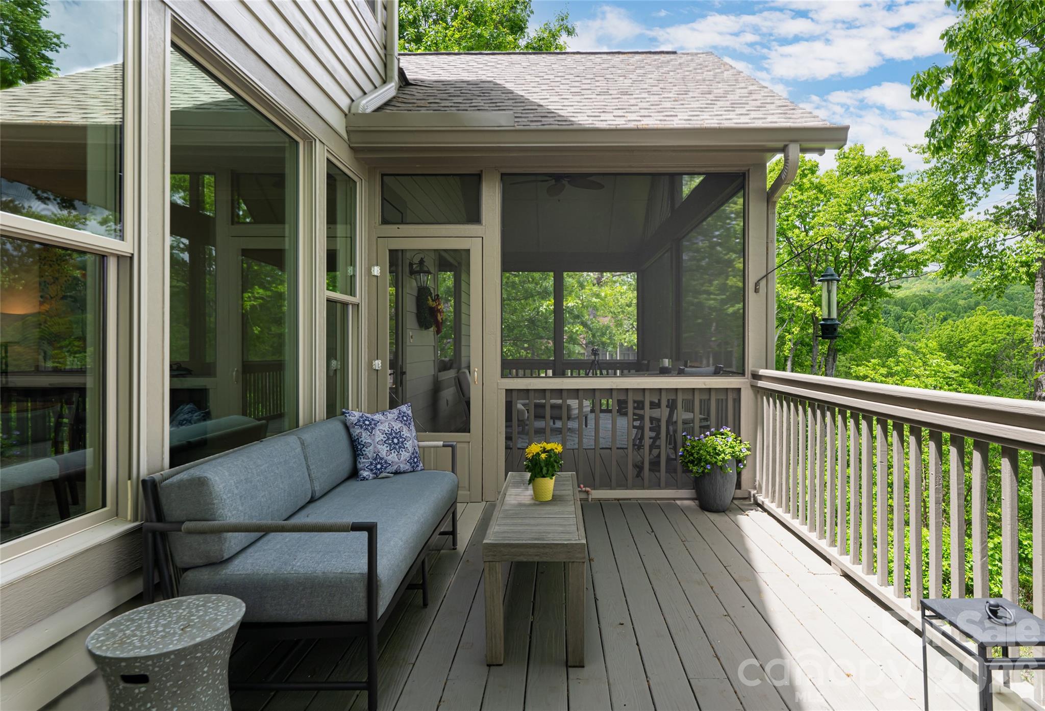 12 Spring Ridge Lane — Hendersonville