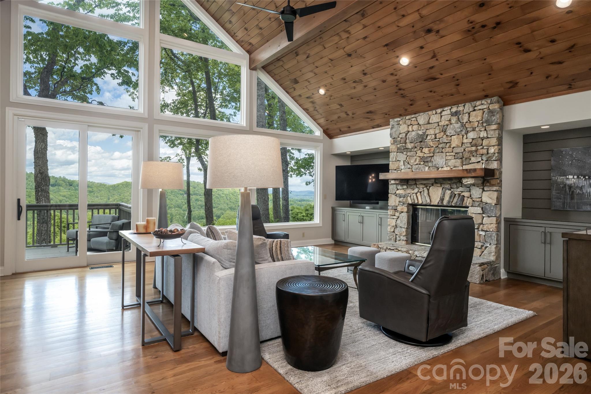 12 Spring Ridge Lane — Hendersonville