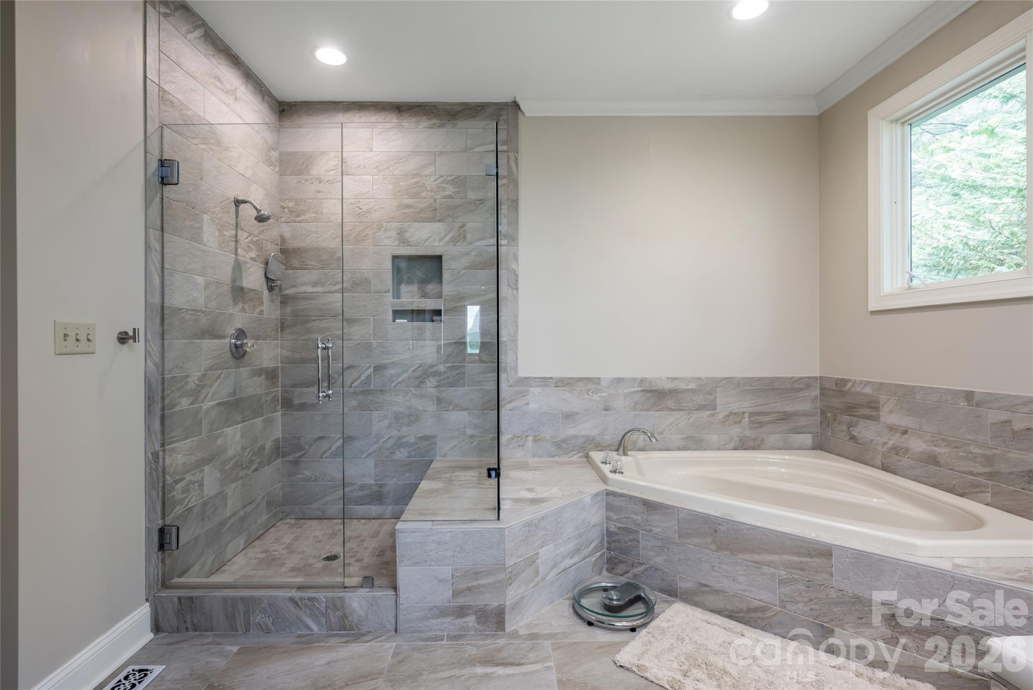 12 Spring Ridge Lane — Hendersonville