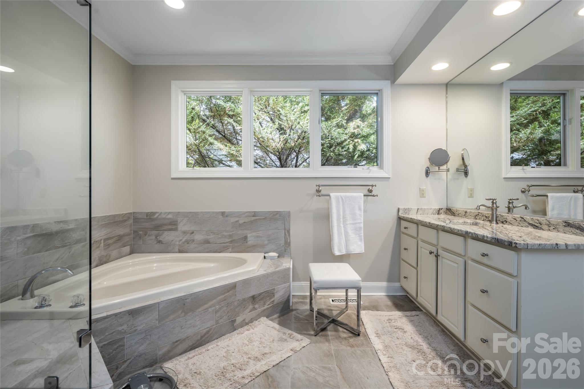 12 Spring Ridge Lane — Hendersonville