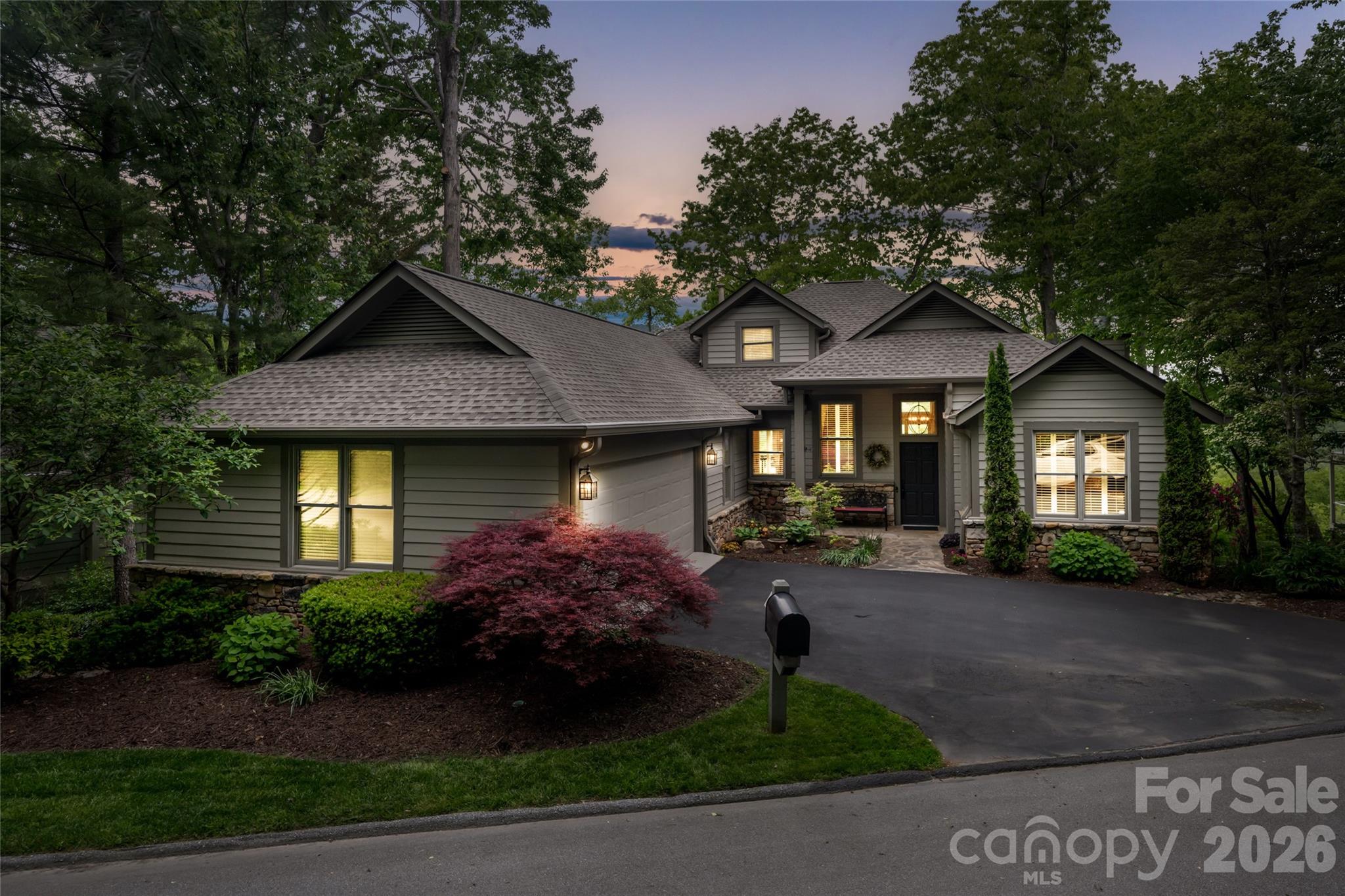 12 Spring Ridge Lane — Hendersonville