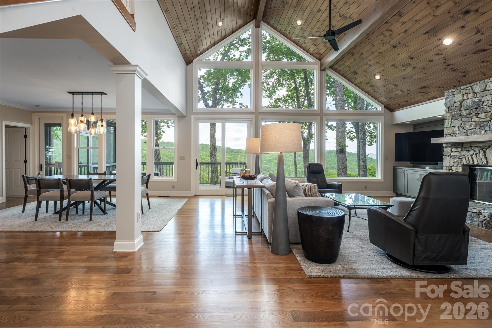 12 Spring Ridge Lane — Hendersonville