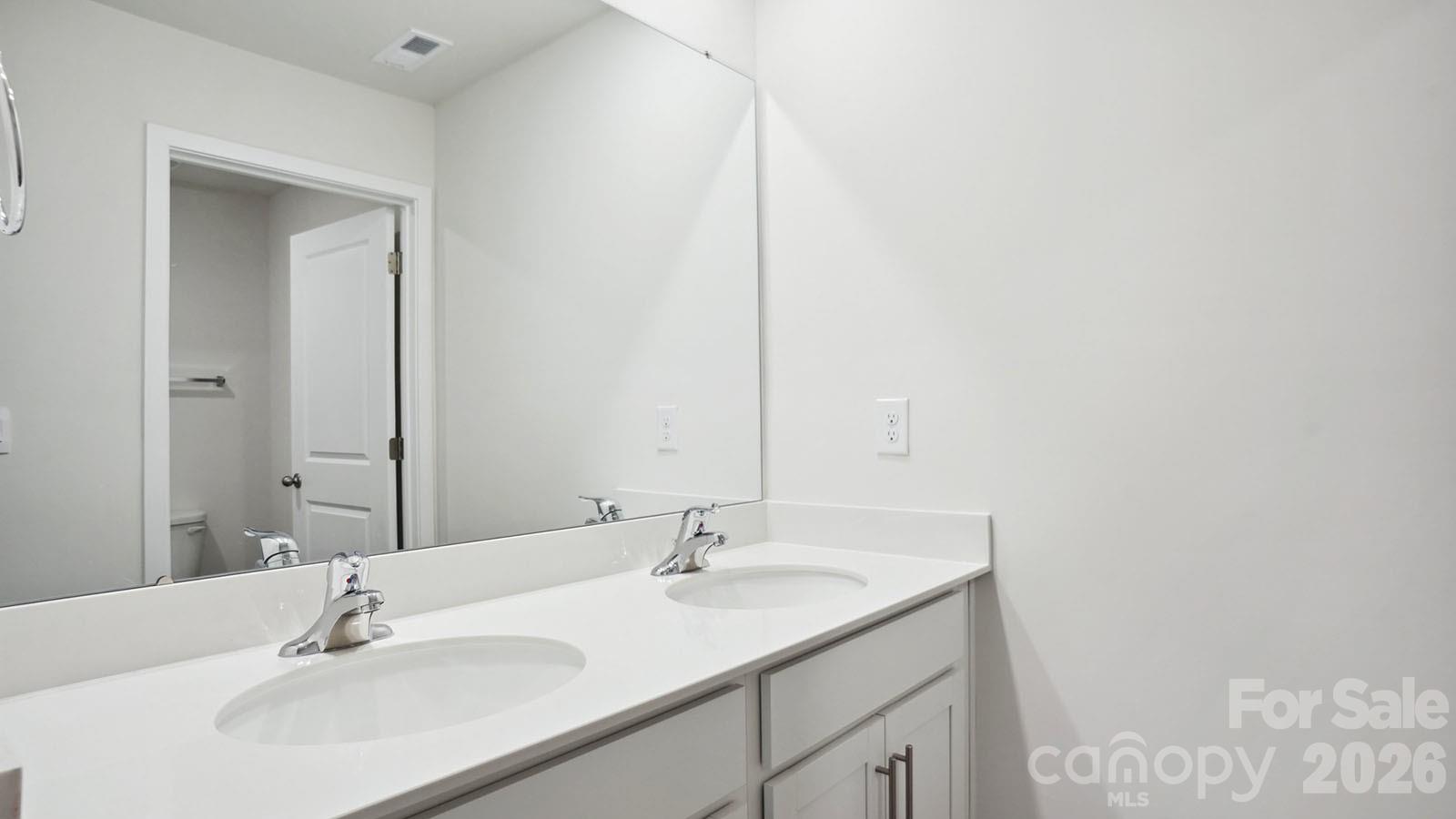 627 Country Oak Drive — Asheville
