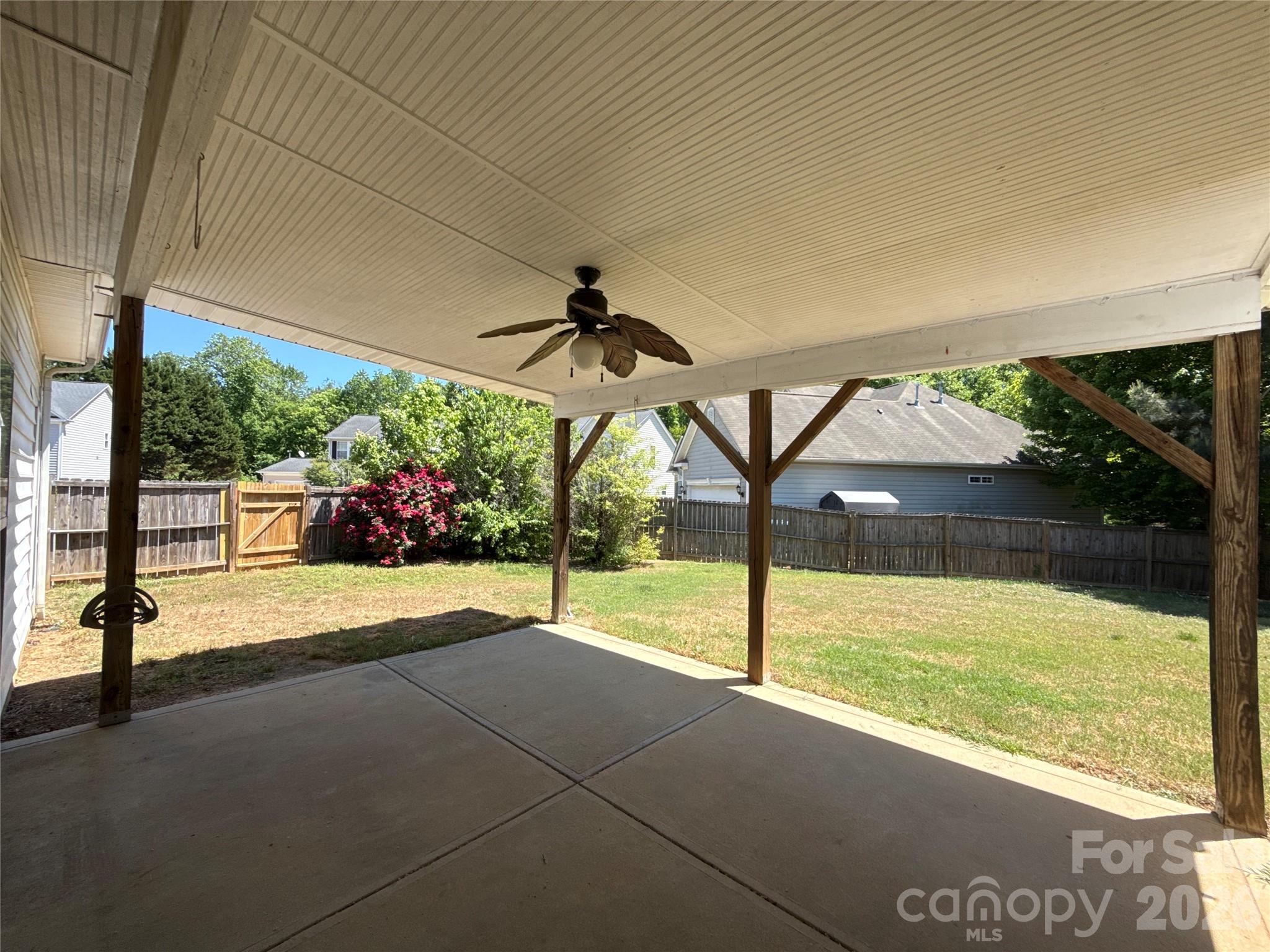 2140 Pineapple Court — Matthews