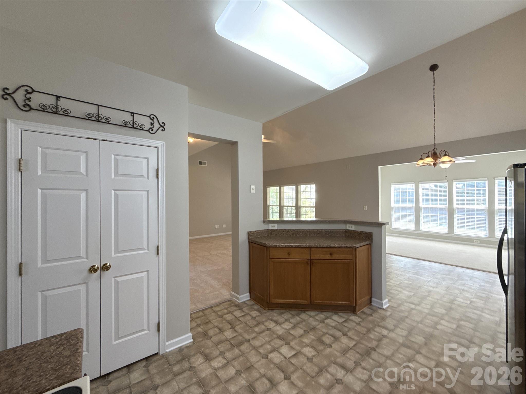2140 Pineapple Court — Matthews
